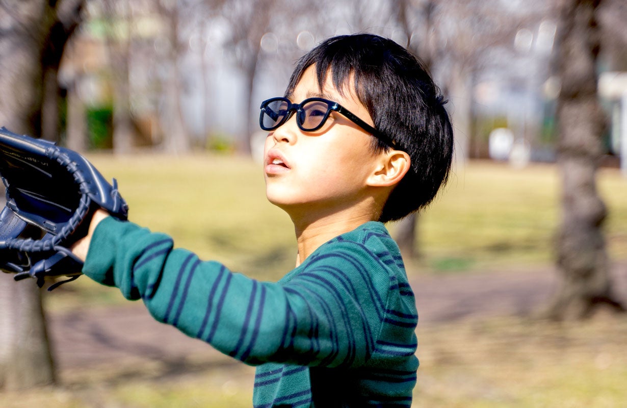 キッズ用サングラス　solasido（ソラシド） ブラック　日本製　眼の紫外線対策 solasido（ソラシド） ブラック SWANS 子供用サングラス キッズ用