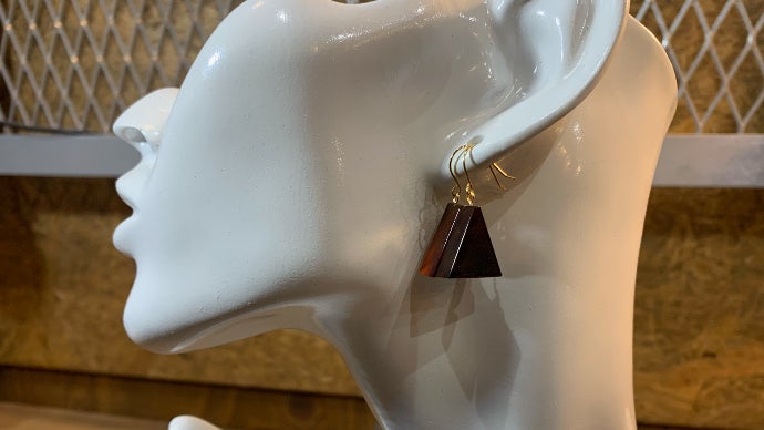 本べっ甲ピアス】～手作業で職人がひとつひとつ丁寧に作るアクセサリー 