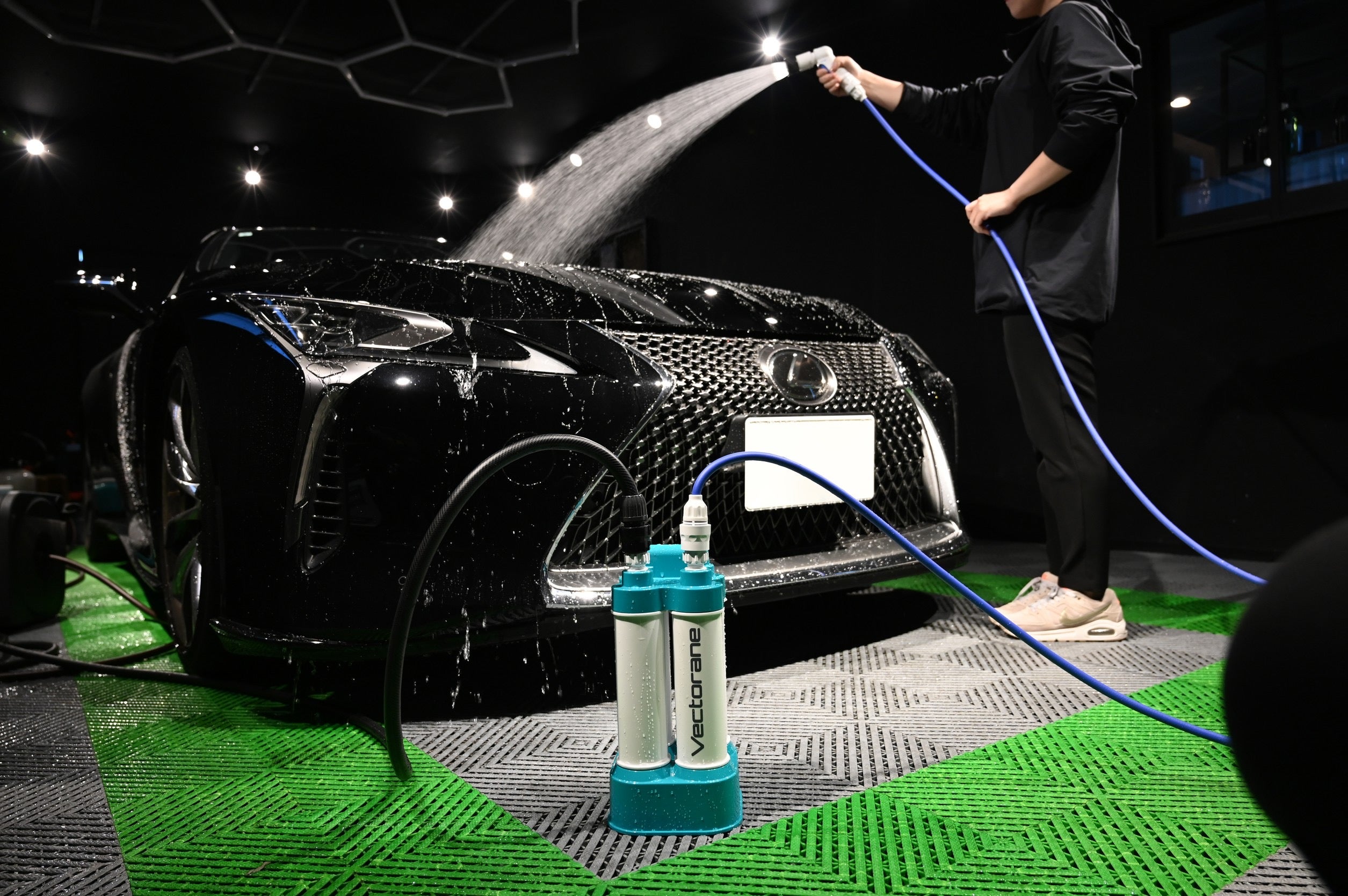 Makuake｜洗車後の拭き取りを不要にする。家庭でも使えるコンパクトな