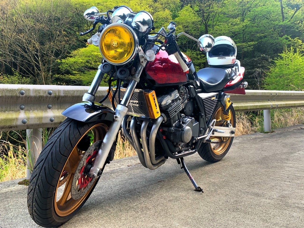 湘南から全国へ！バイクの”カッコいい”を加速する”砲弾ミラー”をお届け
