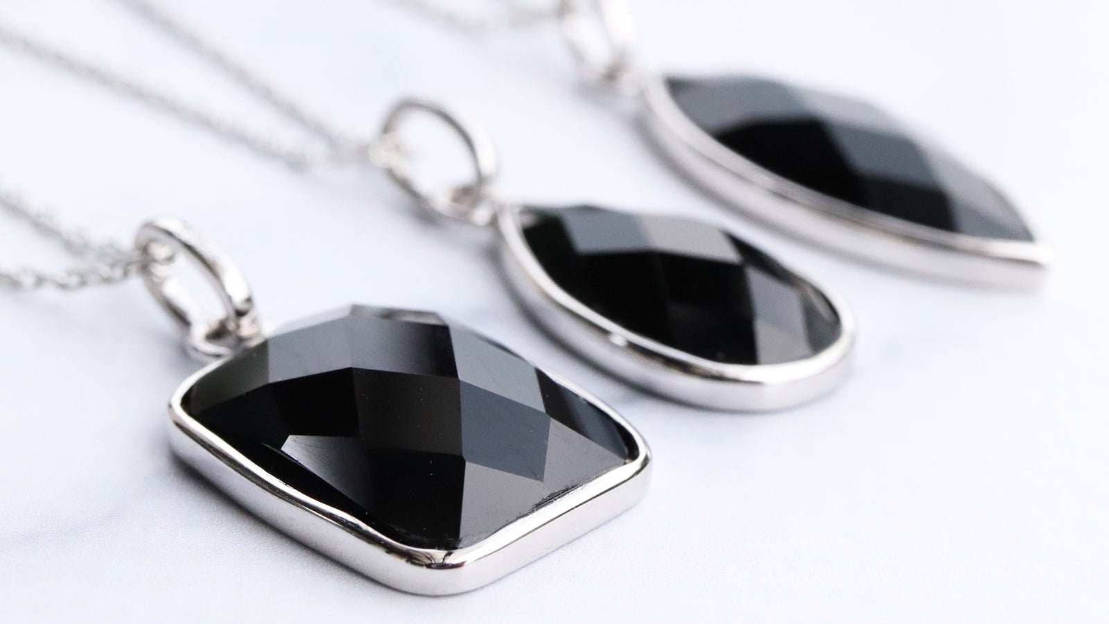 美品❗️⚫︎天然オパール 約2.45ct⚫︎ルース 宝石 ジュエリー Makuake｜【虹色に輝きを放つ美しい宝石】クリエイテッドオパールの雫