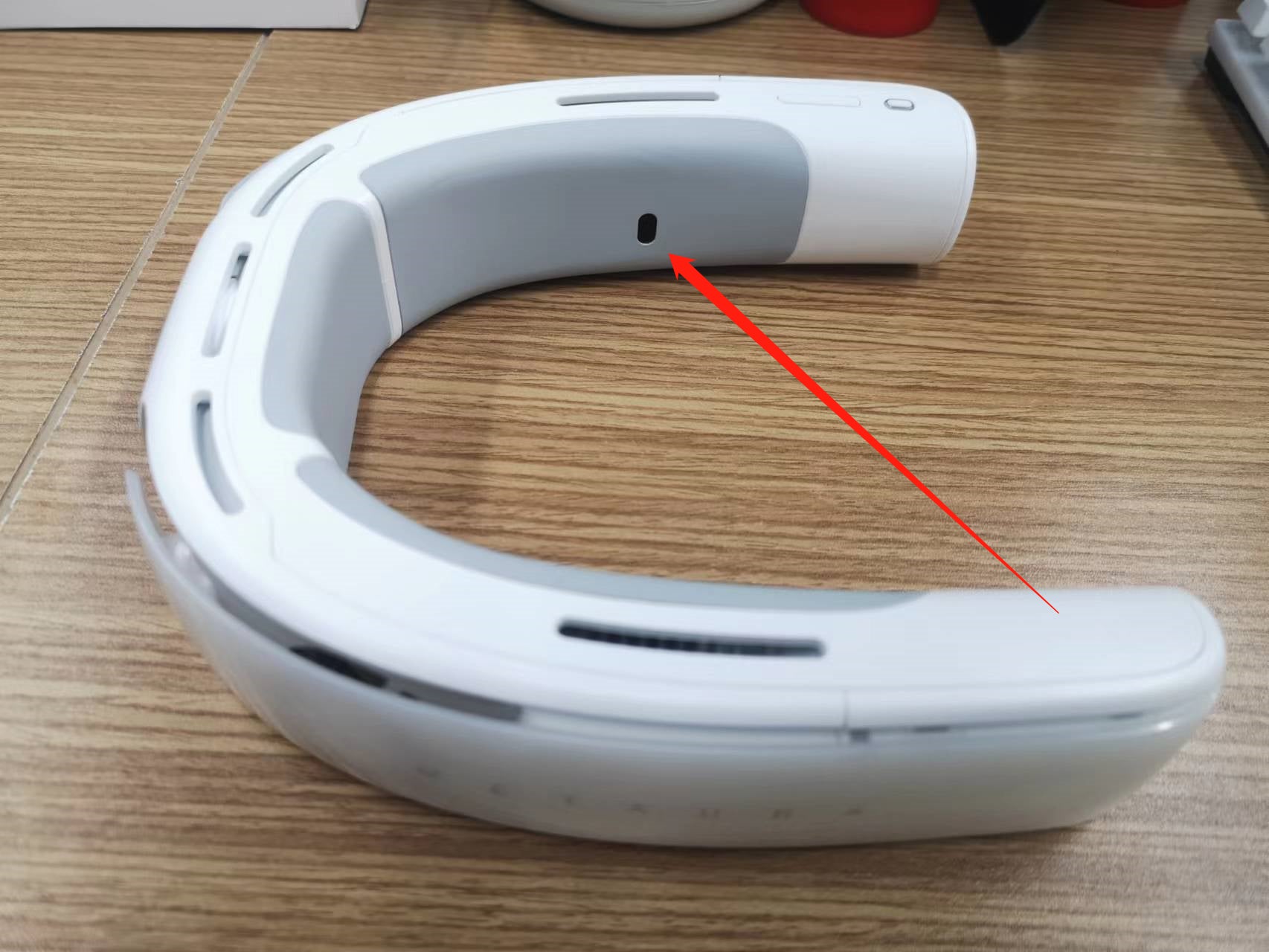 首に掛けるクーラーで夏を乗り切る！超冷風＆大冷却面スマートエアコン