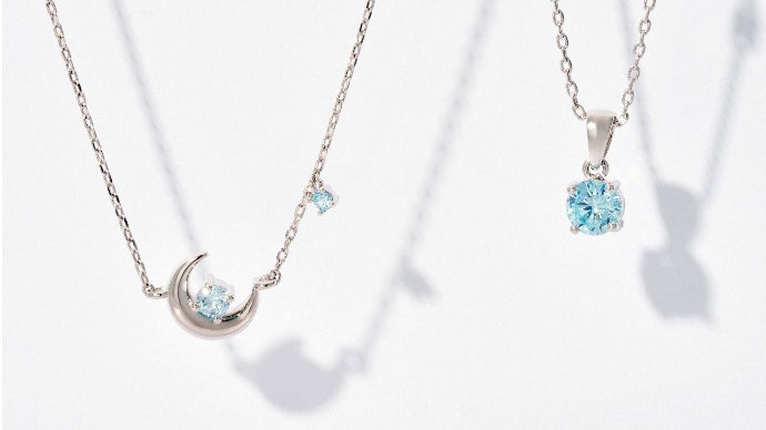 これぞ職人技、夜でも輝く王室御用達ジュエリー。「天然アクアマリン