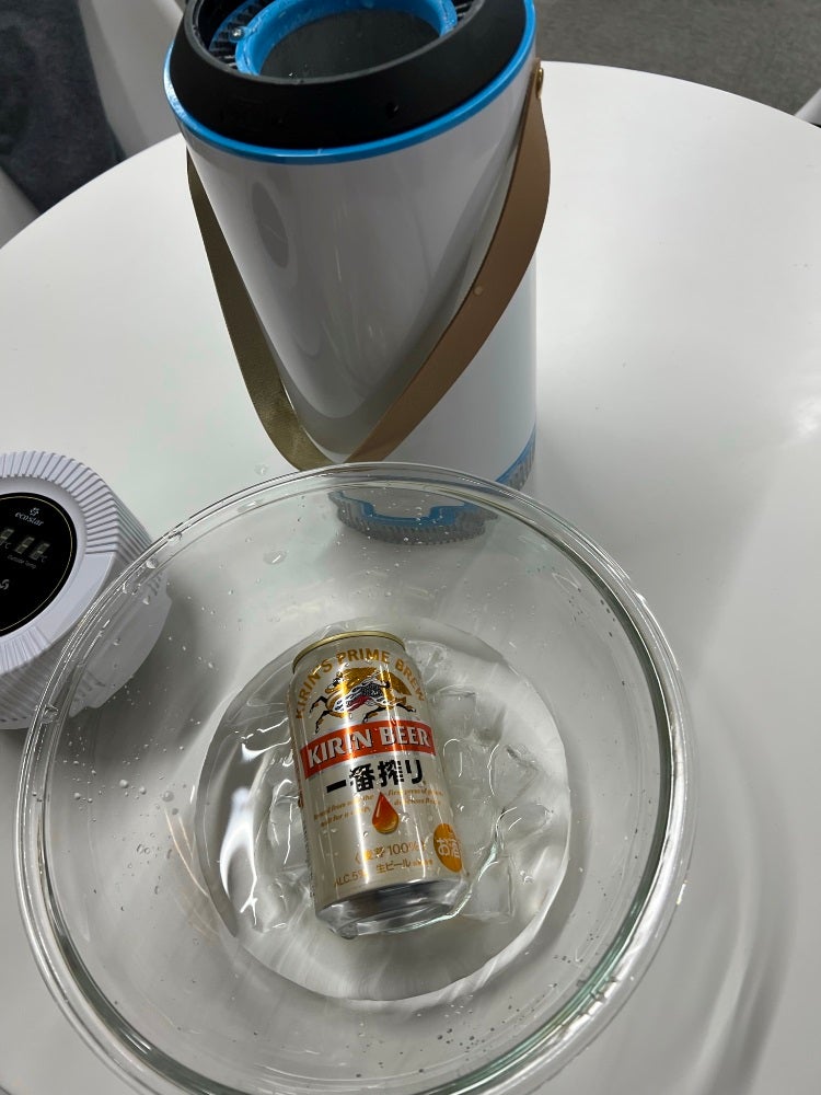 ミストも水フィルターも使わず空気を冷やす。熱交換方式の冷風機
