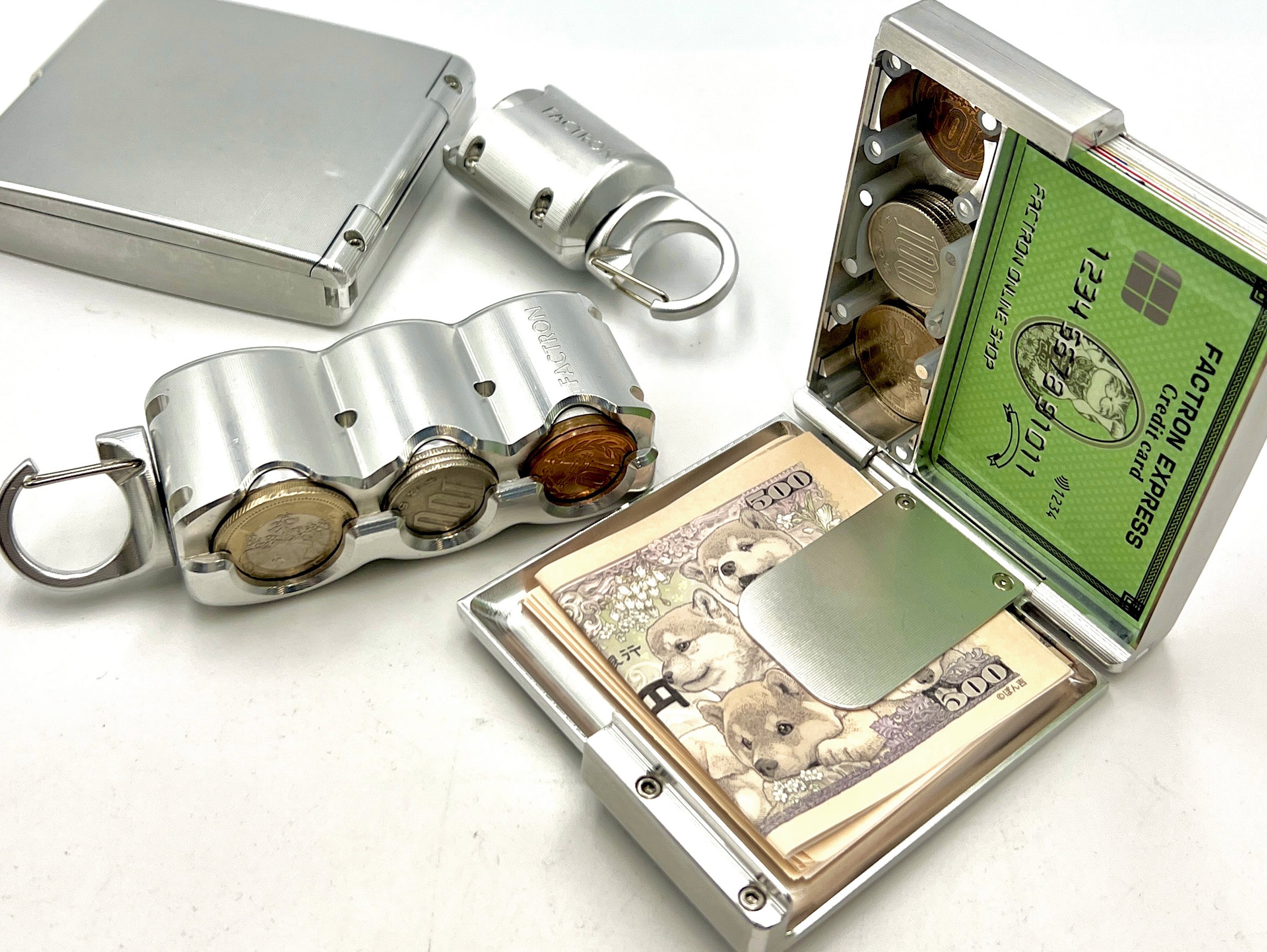 航空機素材にコインを格納 シャキッと出し入れ ジュラルミン削り出し