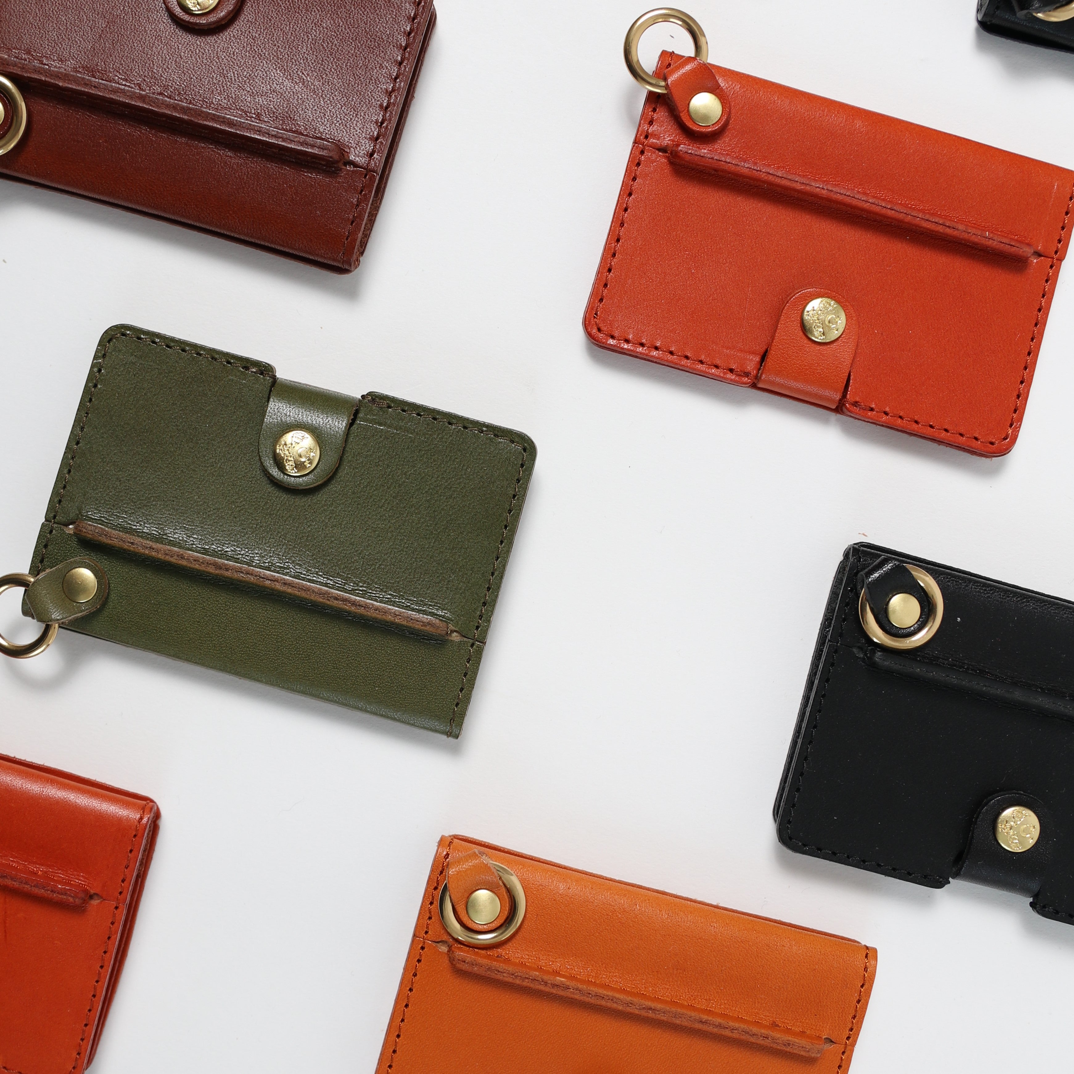 Makuake｜立てる！吊るす！持ちやすい！カード4枚！ほぼ全てのスマホに