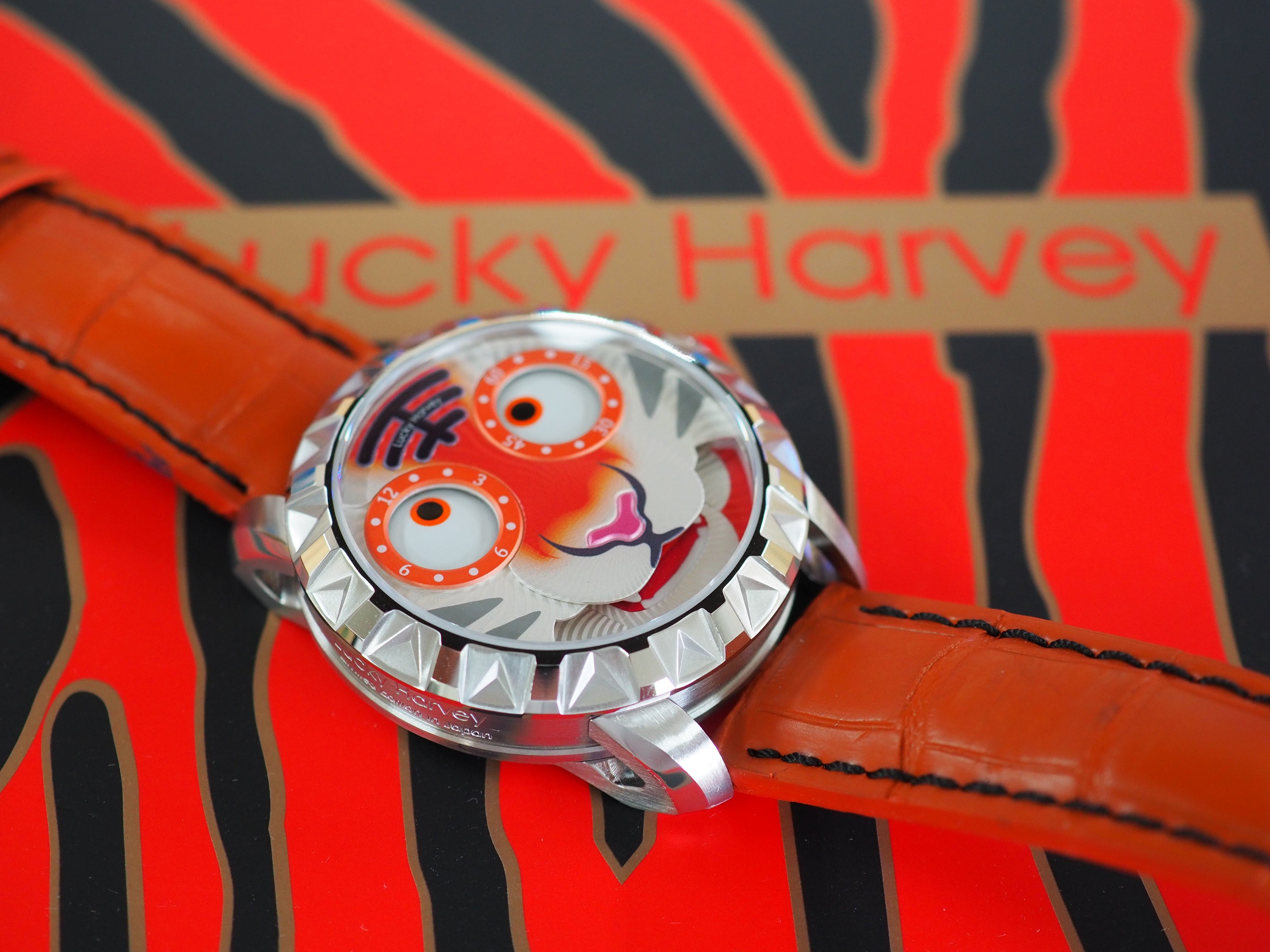 時計 lucky LuckyHarvey】左右の目が針！？ ユニークだけど本格自動巻機械式腕時計