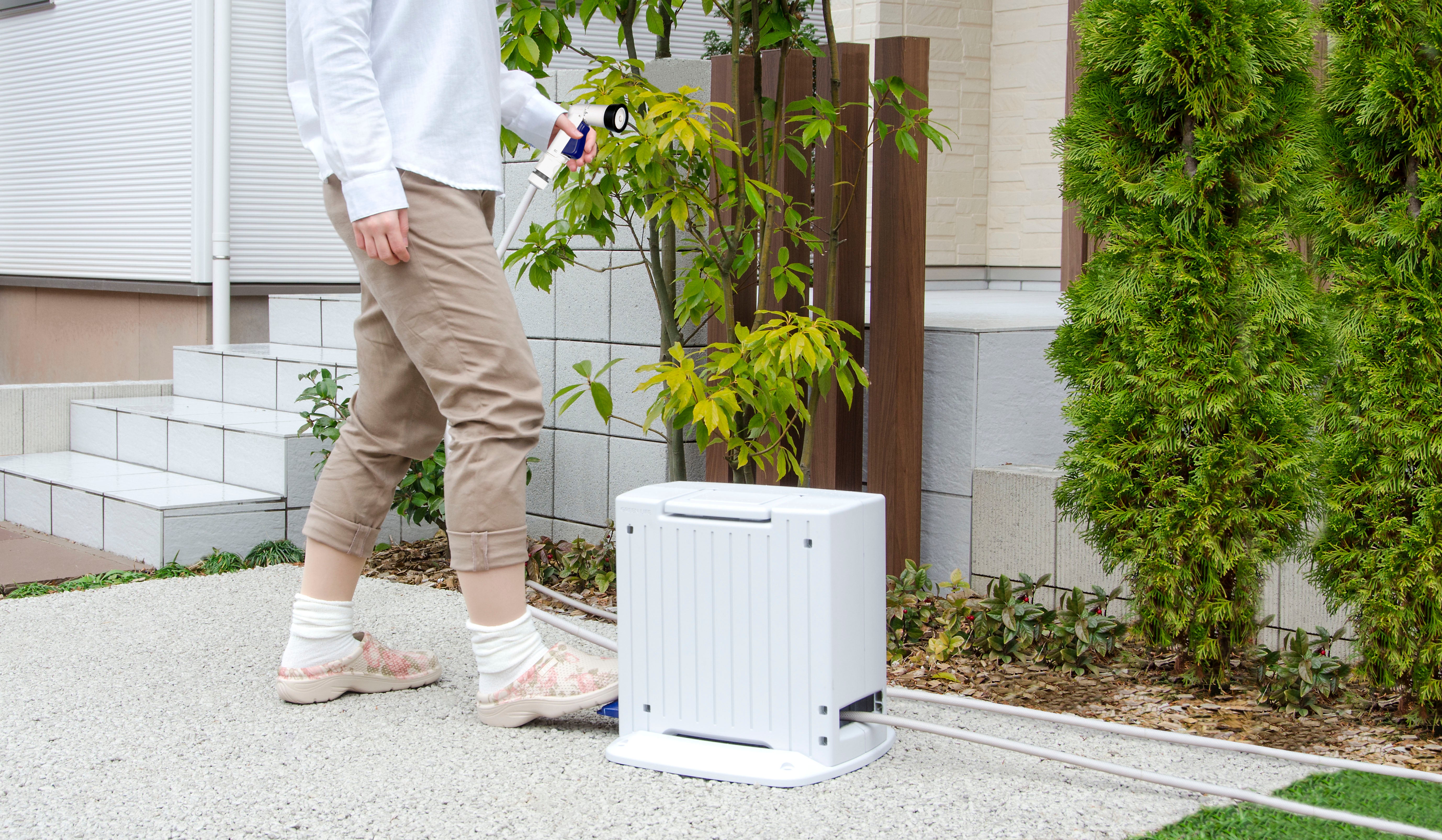 洗車後の拭き上げが不要？】手軽にプロの洗車を体験できる家庭用の小型