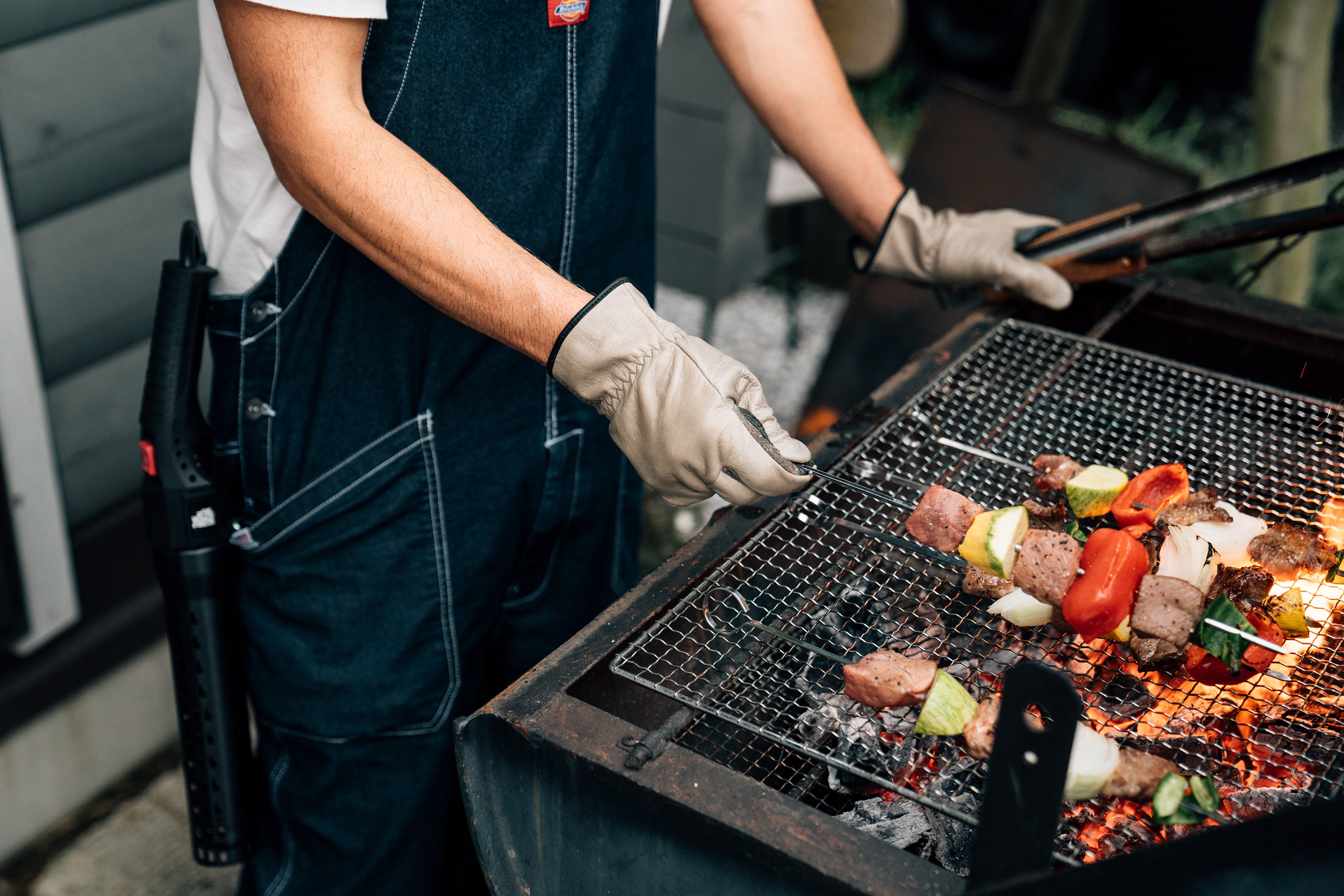 火も燃料も使わず炭火をおこせる！ BBQ用電動火起こし器「QUICK