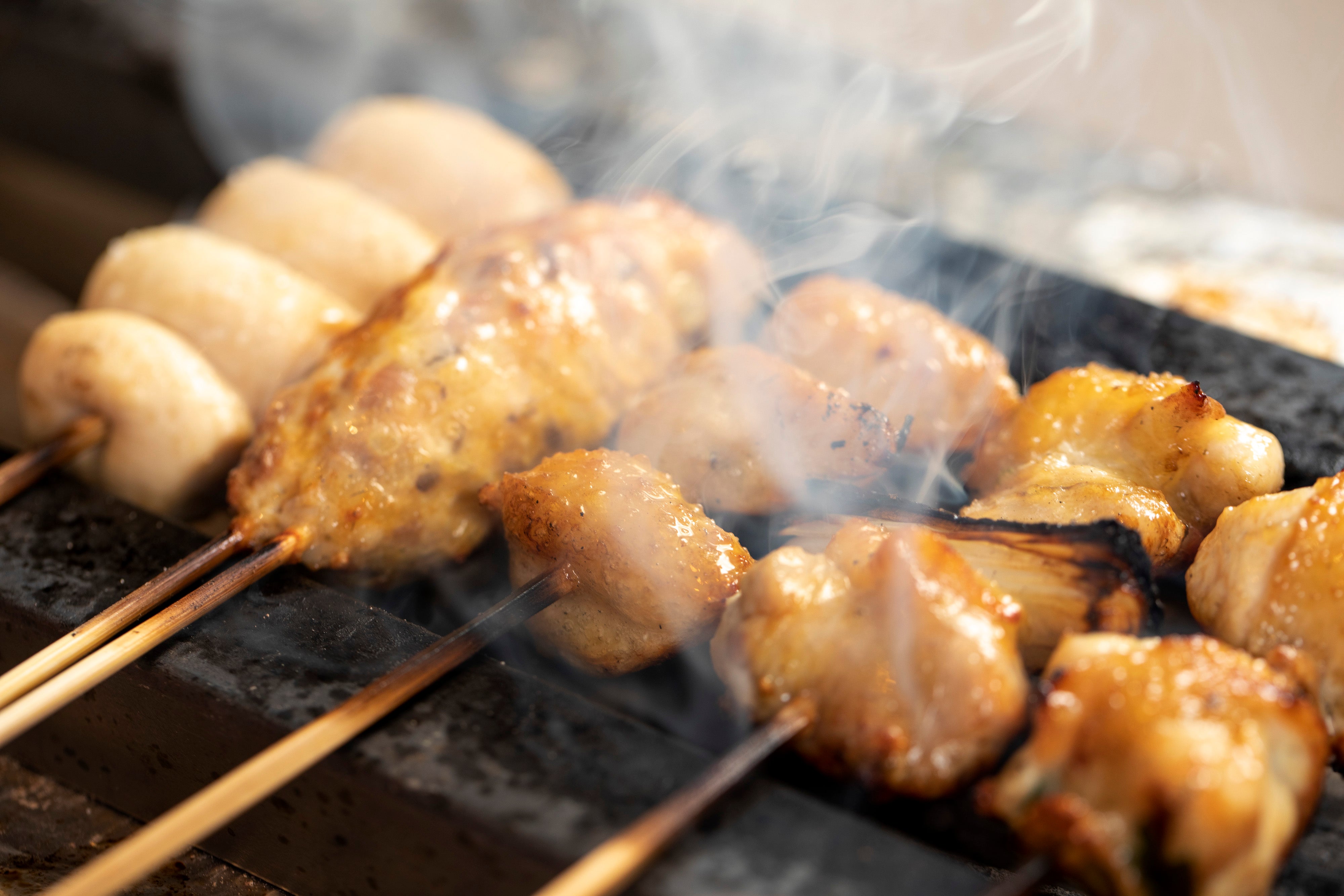 どれだけ食べても8000円！激レア地鶏を味わい尽くす、おまかせ焼鳥店が