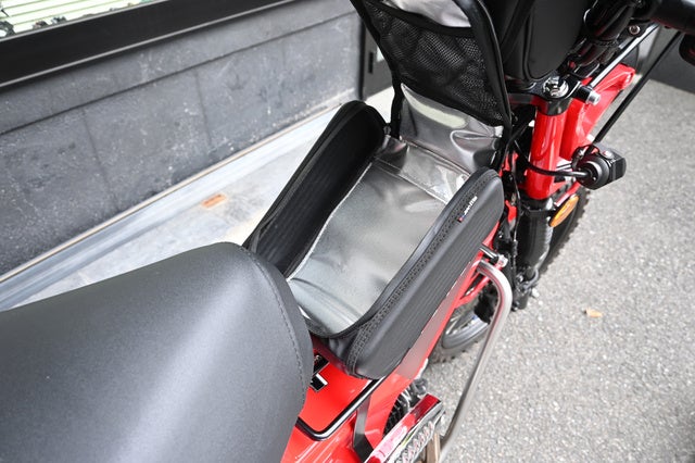 CT125ハンターカブ専用設計】 ニーグリップ可能なセンターキャリア