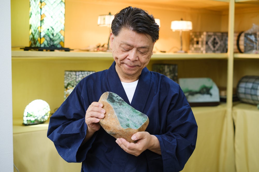 創業35年翡翠専門ブランド「翡翠人」が作る究極の茶道具 翡翠菓子切り
