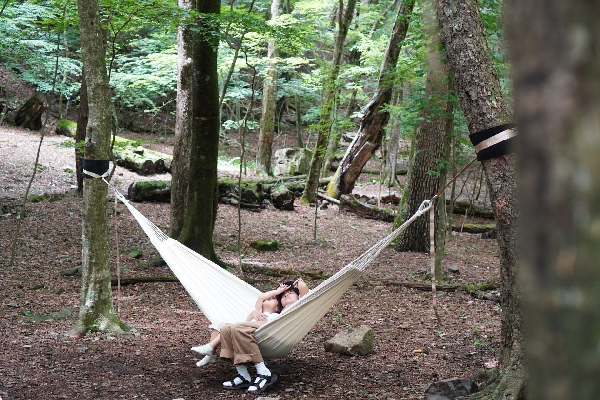 大自然で極上のとろける体験を。抜け出せない「ハンモックスカイ
