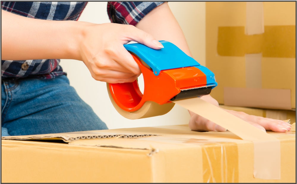 テープカッターの革命！ 開け閉めできるカバーでテープがはめやすい