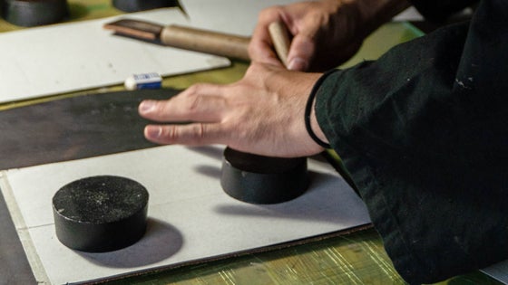 【限定10個】あなたのミニ財布「ちび」の製作作業をお届け