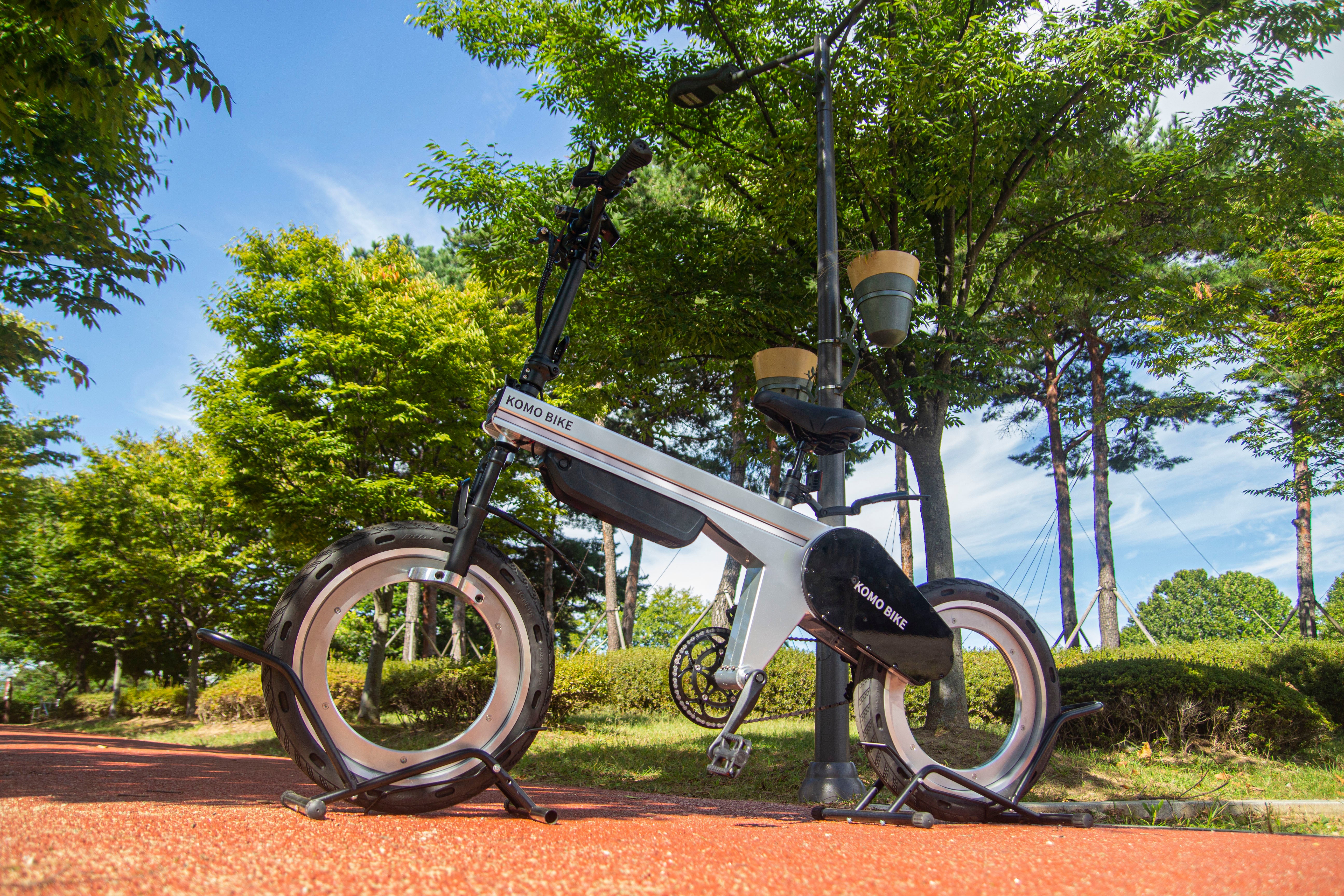 8000km走れる高機能なタイヤ！近未来型の電動アシスト自転車ZERO-Bike