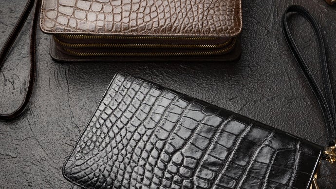 重厚感たっぷりクロコダイル「セカンドバッグ」が誕生！通帳もお札も