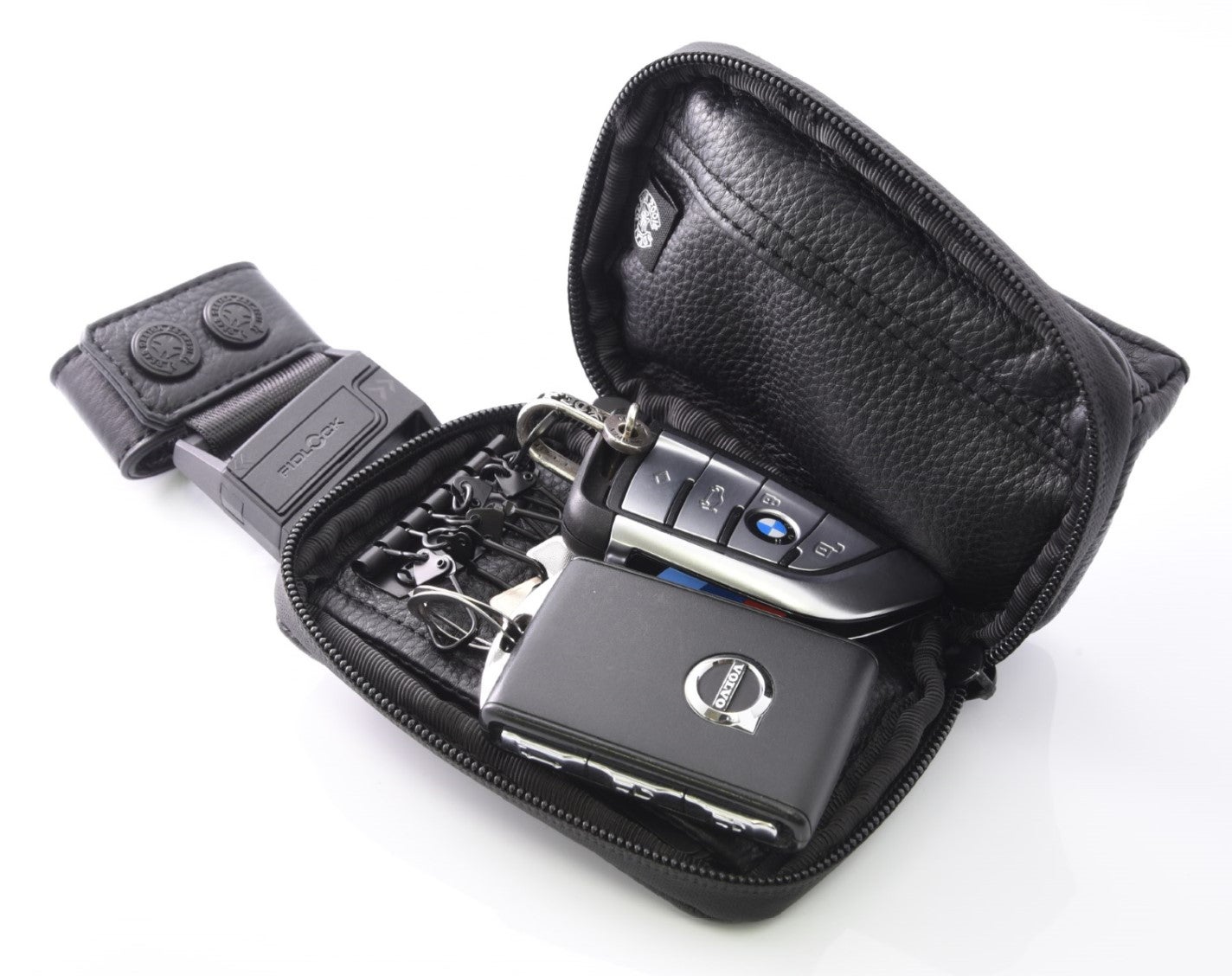 通勤を快適にするオールインワンキーケース。0.2秒の世界で、スマート