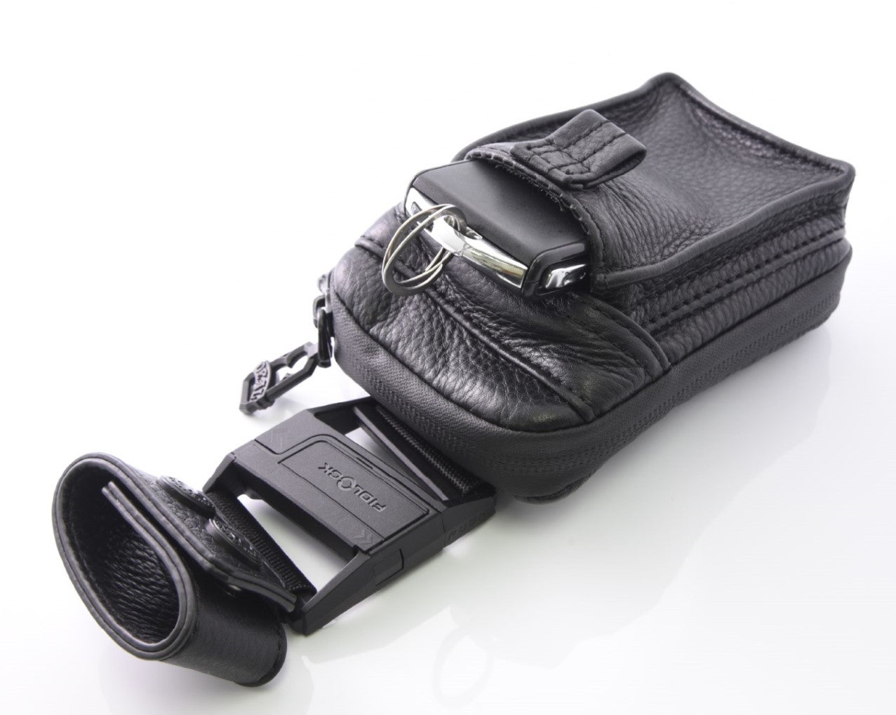 通勤を快適にするオールインワンキーケース。0.2秒の世界で、スマート