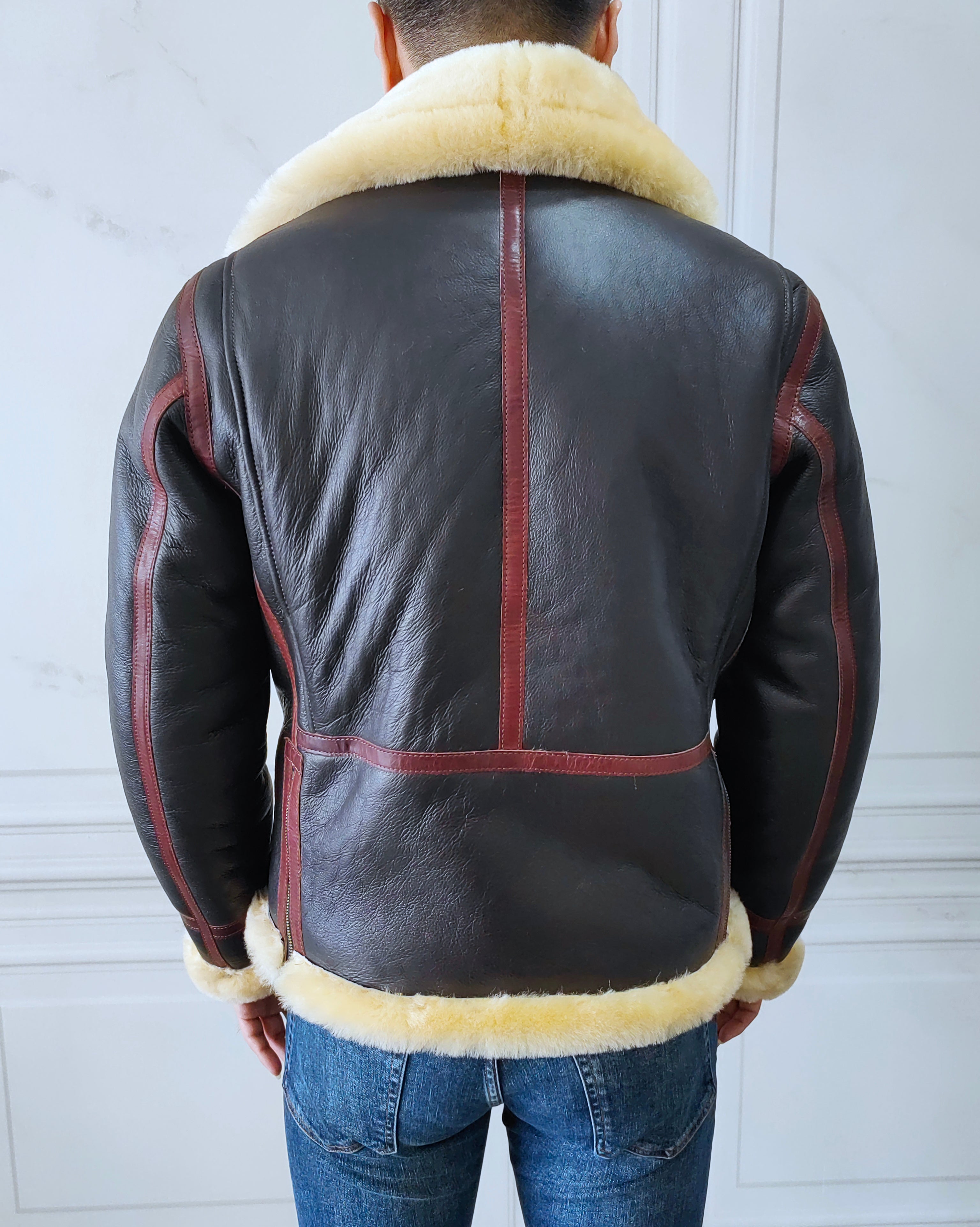 高級ムートンを贅沢に使用、革ジャンの王様“B-6ジャケット”』を4万円台