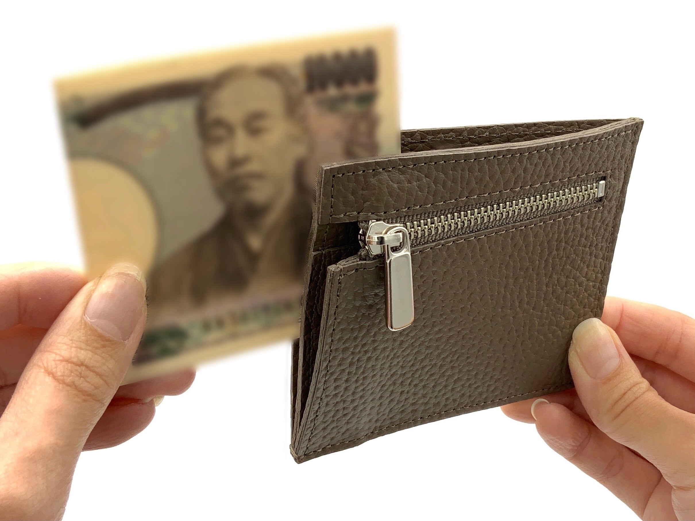 エイ革　カード&お札ケース お札は隙間に挟むだけ！ミニマムなのに使いやすい機能性。【本革