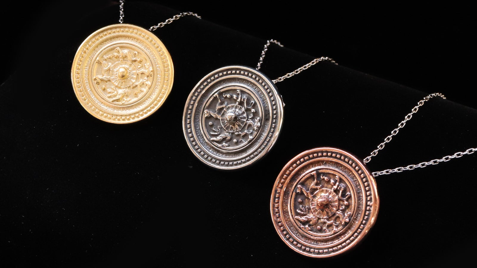 Makuake｜高級鋼材【40層以上のダマスカス鋼】で作った“神秘の勾玉