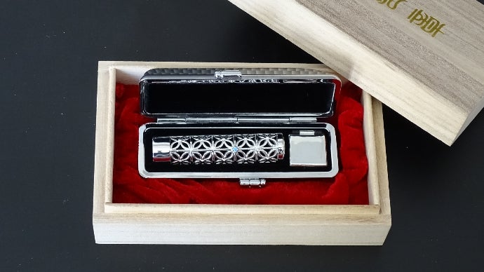 中日印章からハンコに新しい価値を ジュエリーの様な銀の印鑑