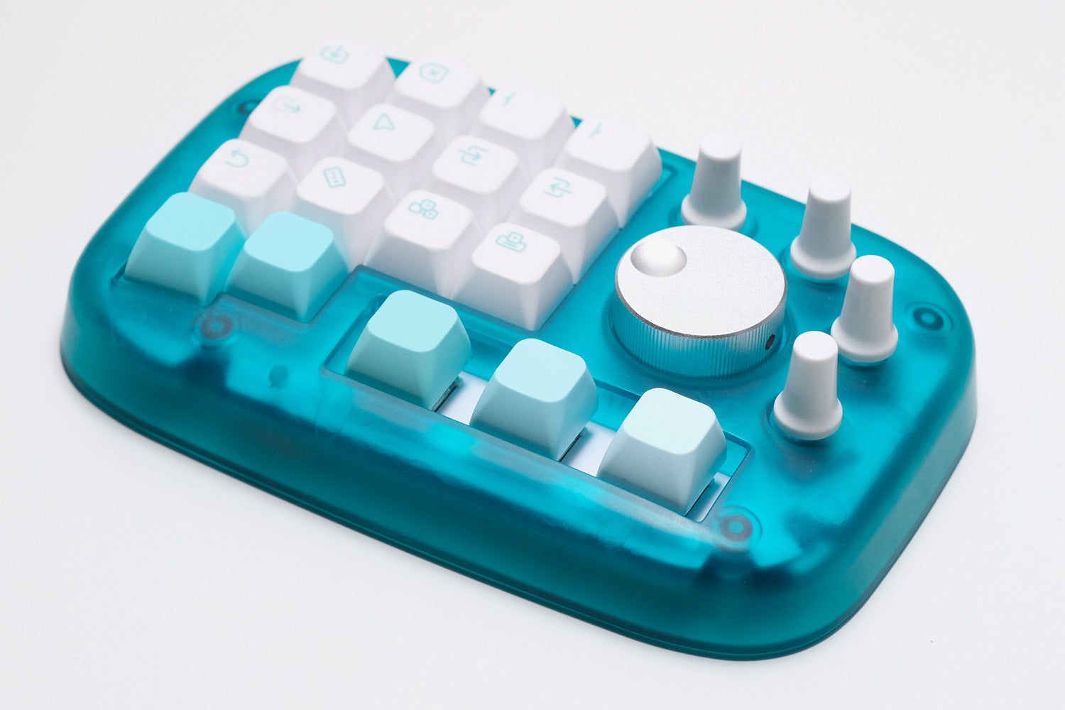 映像やイラストに！究極のクリエイター向け左手デバイス誕生