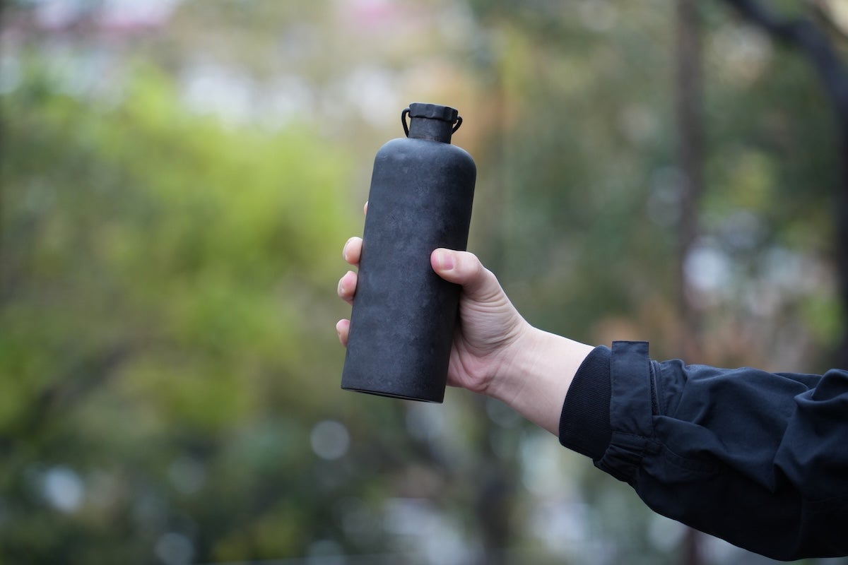 茶漉しまで99.7%以上の純チタン。いつまでも極上の一杯が楽しめる急須