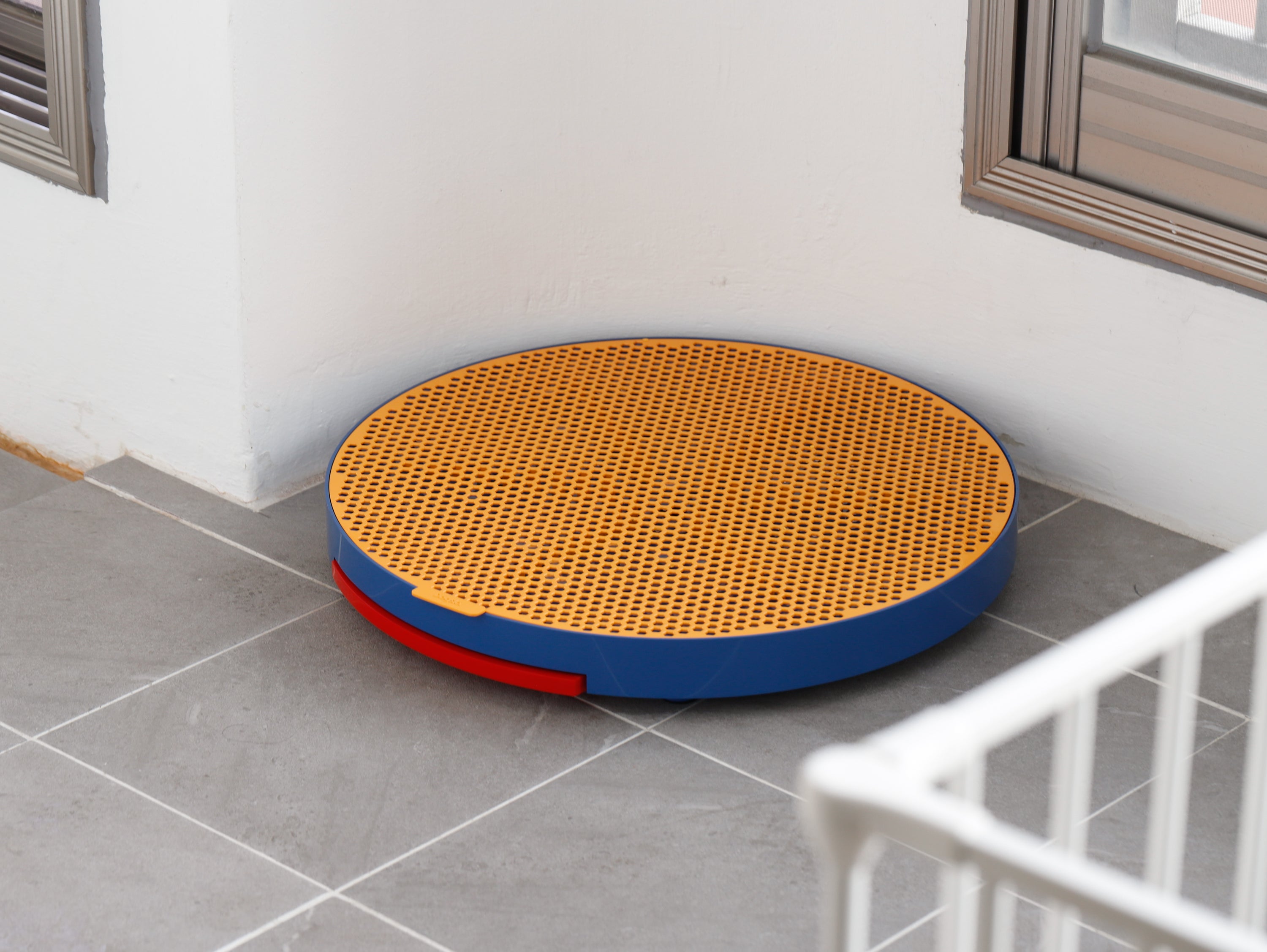 紙が不要なペットトイレ「Dogslo」 紙が不要なペットトイレ Dogslo - メルカリ