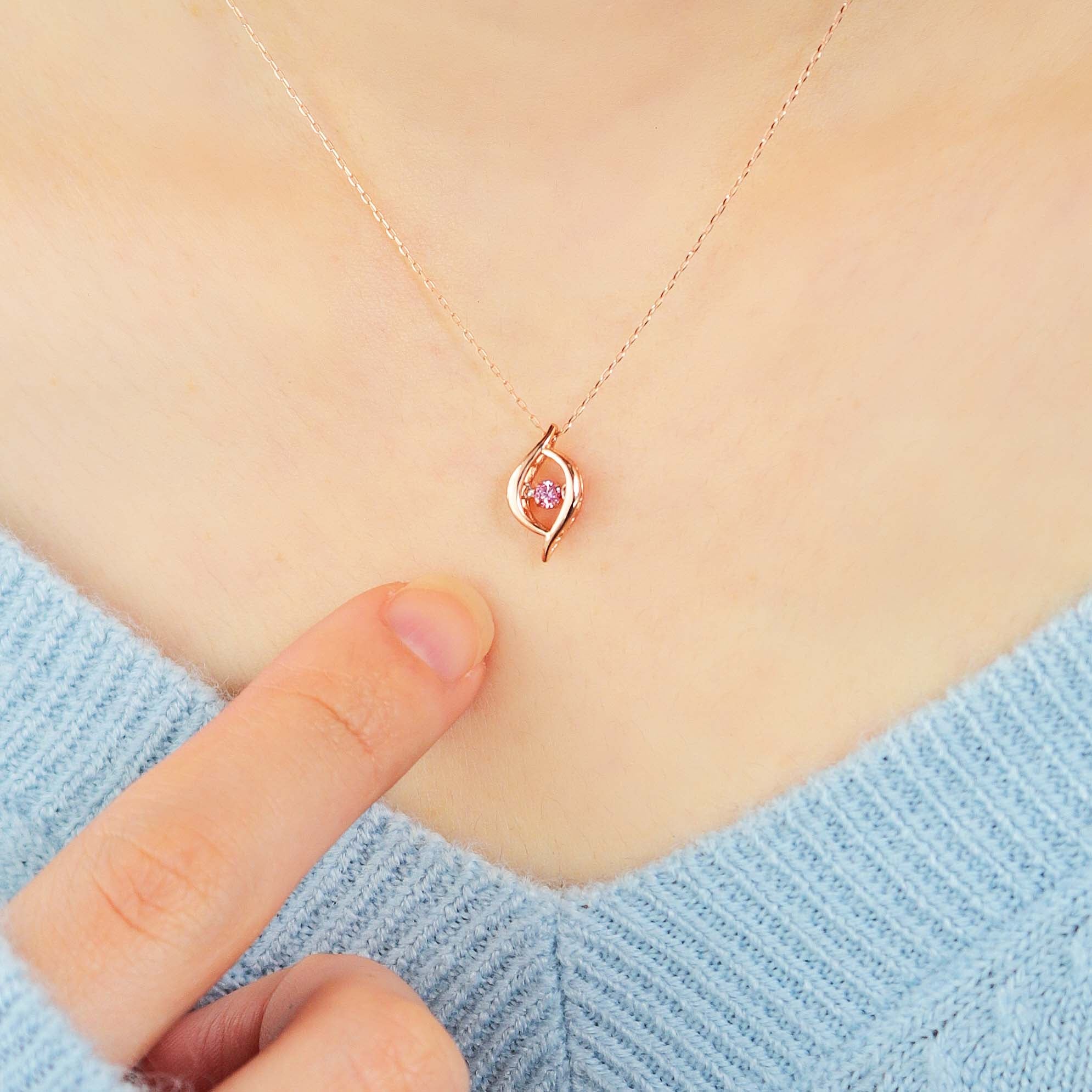 1万分の1』奇跡の煌きをLabダイヤ で、ピンクダイヤが動き出したら