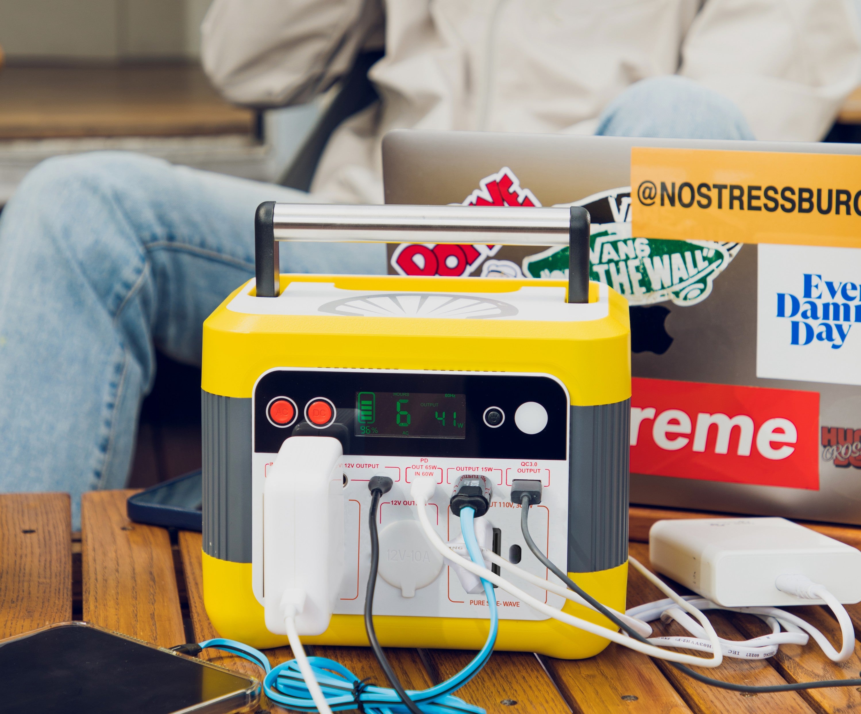 わずか3.1Kg！デザインも性能も抜群！Shellが作ったポータブル電源日本