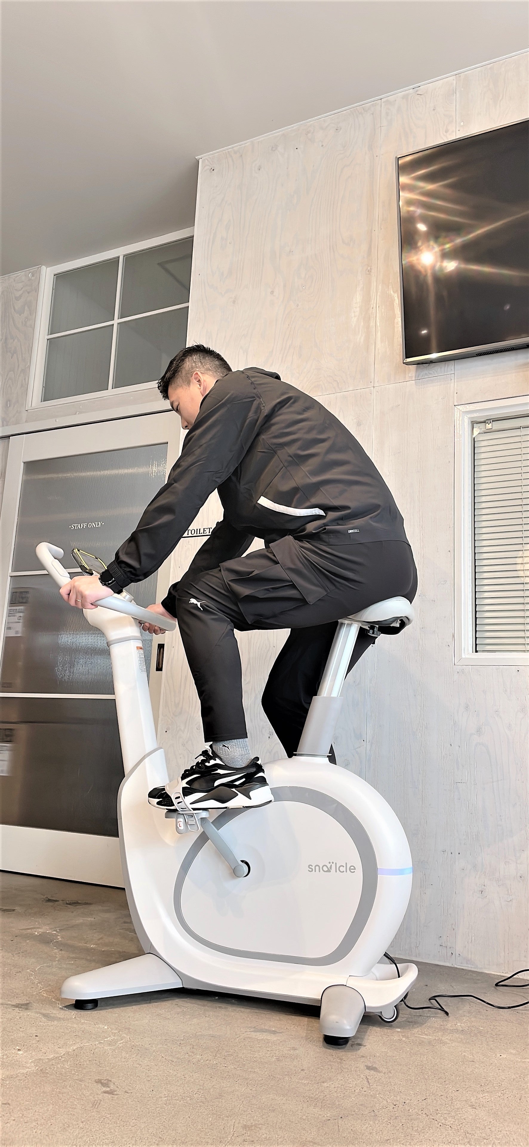 本物の自転車のような臨場感】省スペースで座り心地抜群。AI