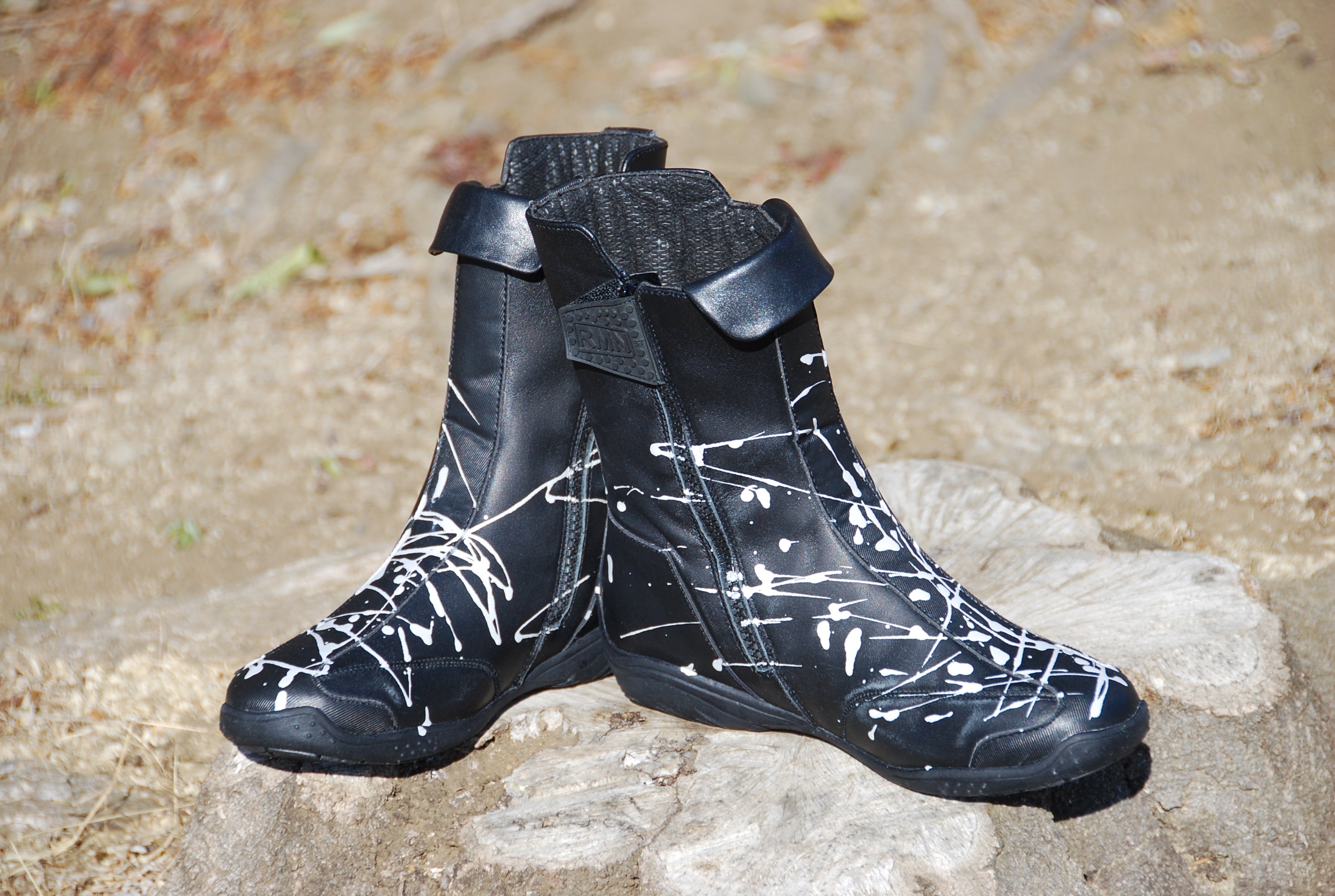 1足1足ハンドペイントで同じ柄が存在しない！アートデザイン本革ブーツ