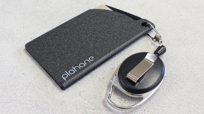 カード1枚のみで通勤・通学をスマートに。ICカード専用パスケース