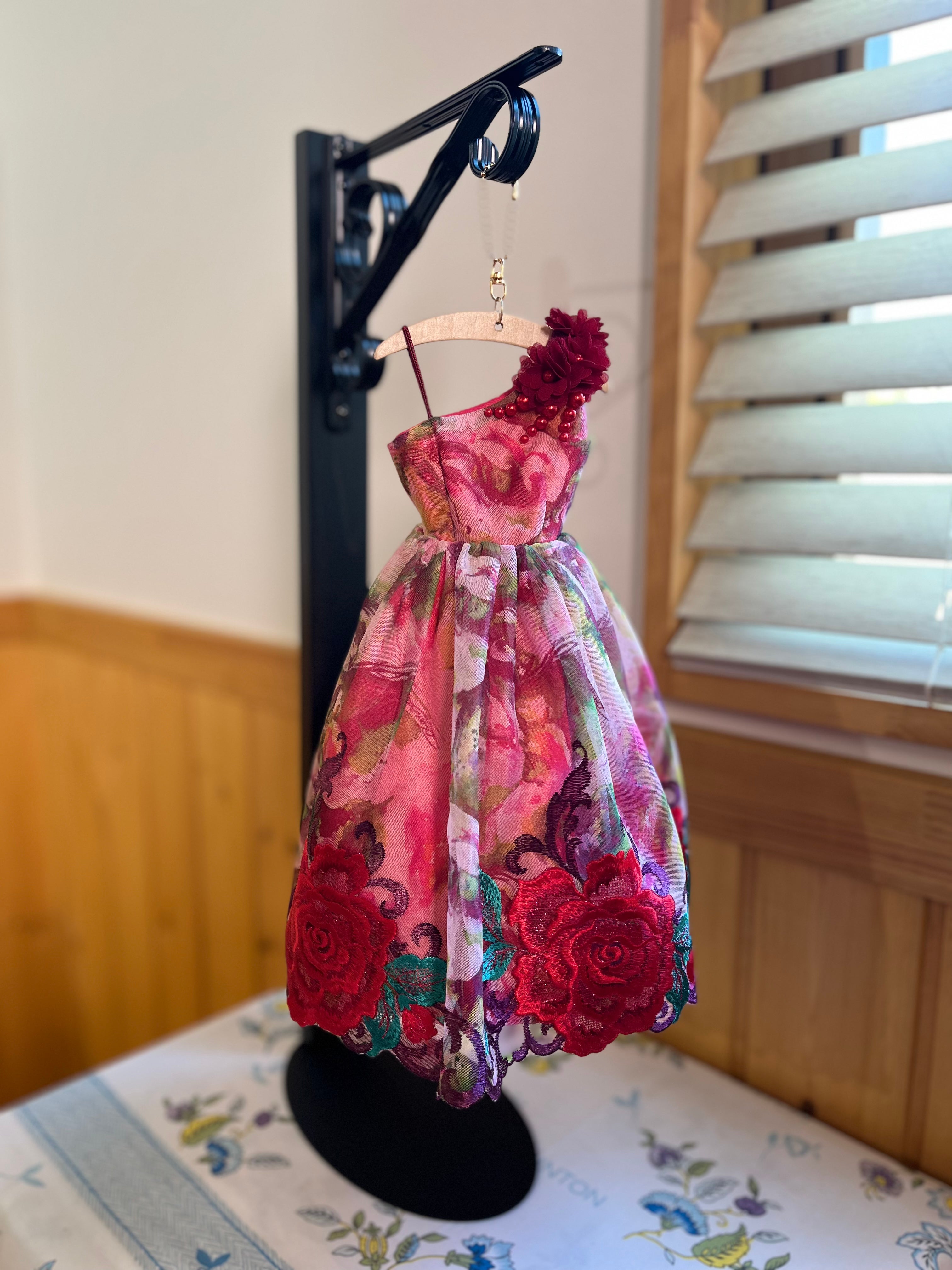 思い出をお家に飾る、ゆらゆら揺れるミニチュアドレス 【SwingDress