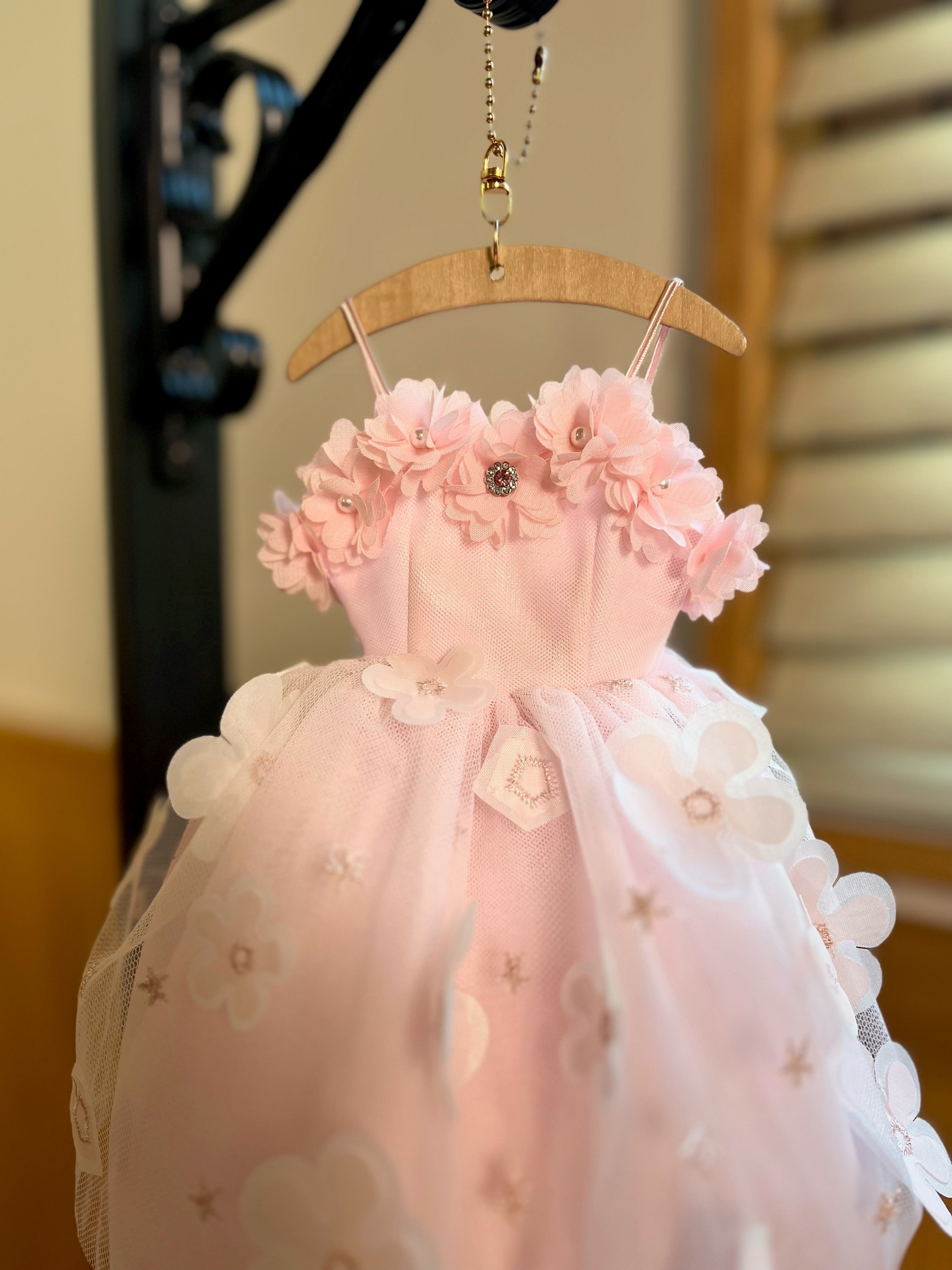 思い出をお家に飾る、ゆらゆら揺れるミニチュアドレス 【SwingDress