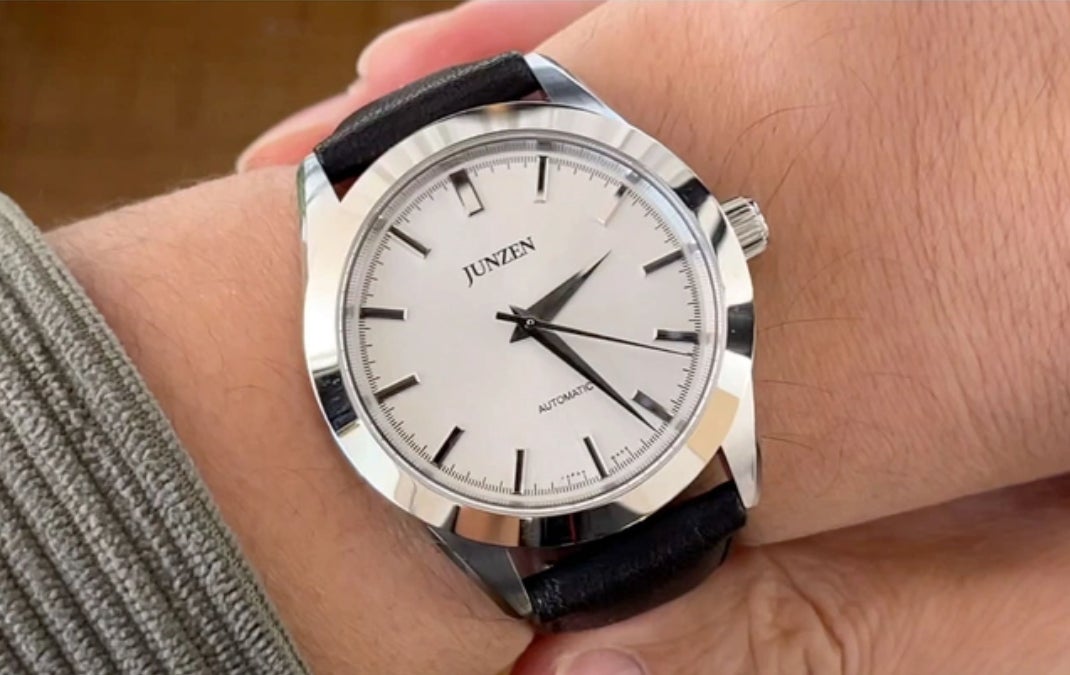 針が動く感動は格別】100%日本製を追求した機械式時計で精密組み立てへ