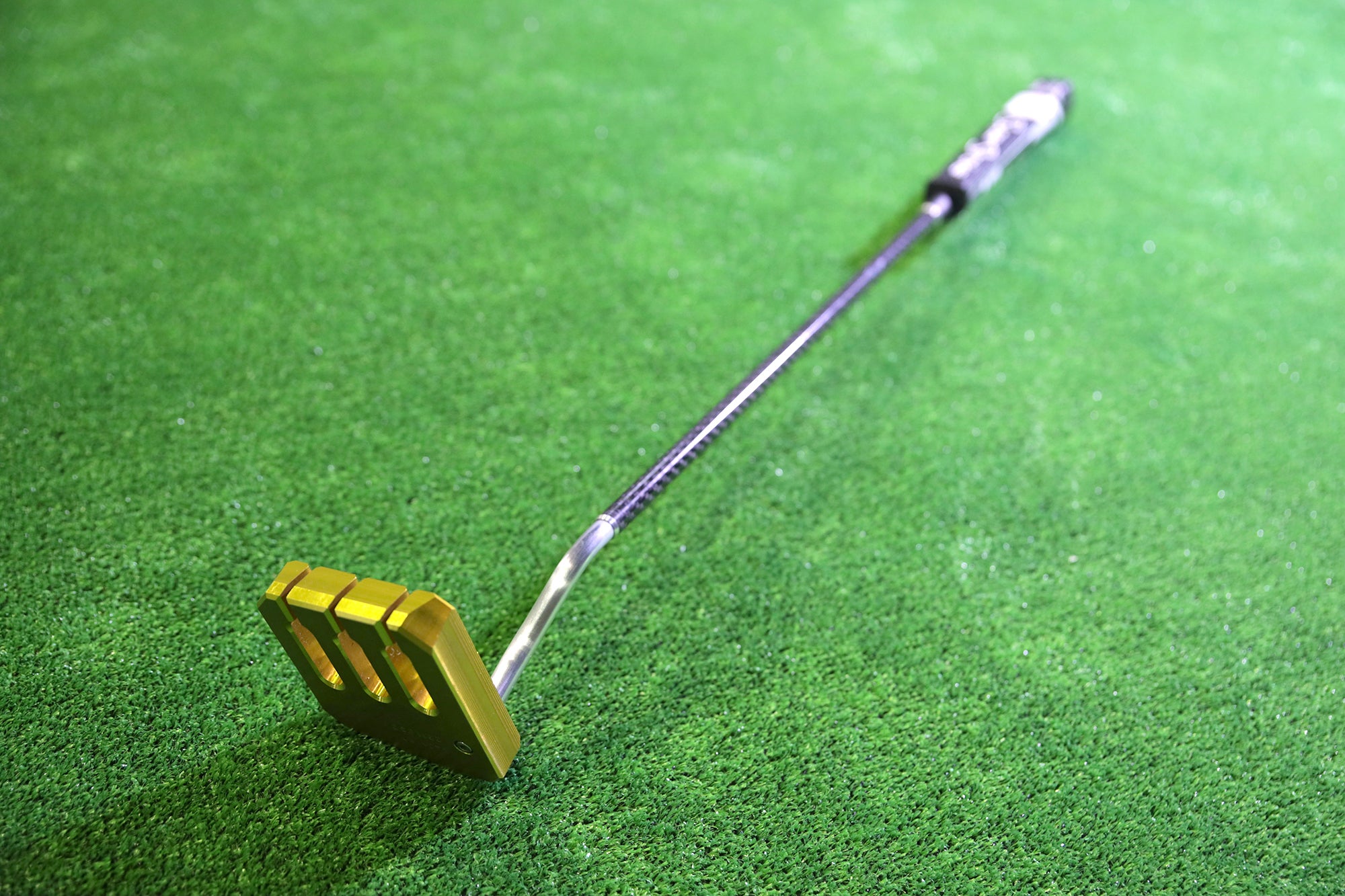 打音も楽しめる！奏でるゴルフパター「響」｜グリーンで注目間違いなし