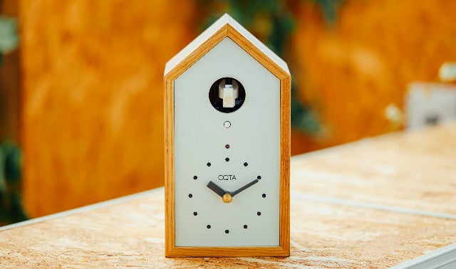 離れていても家族との繋がりを音で感じる IoT×鳩時計「OQTA