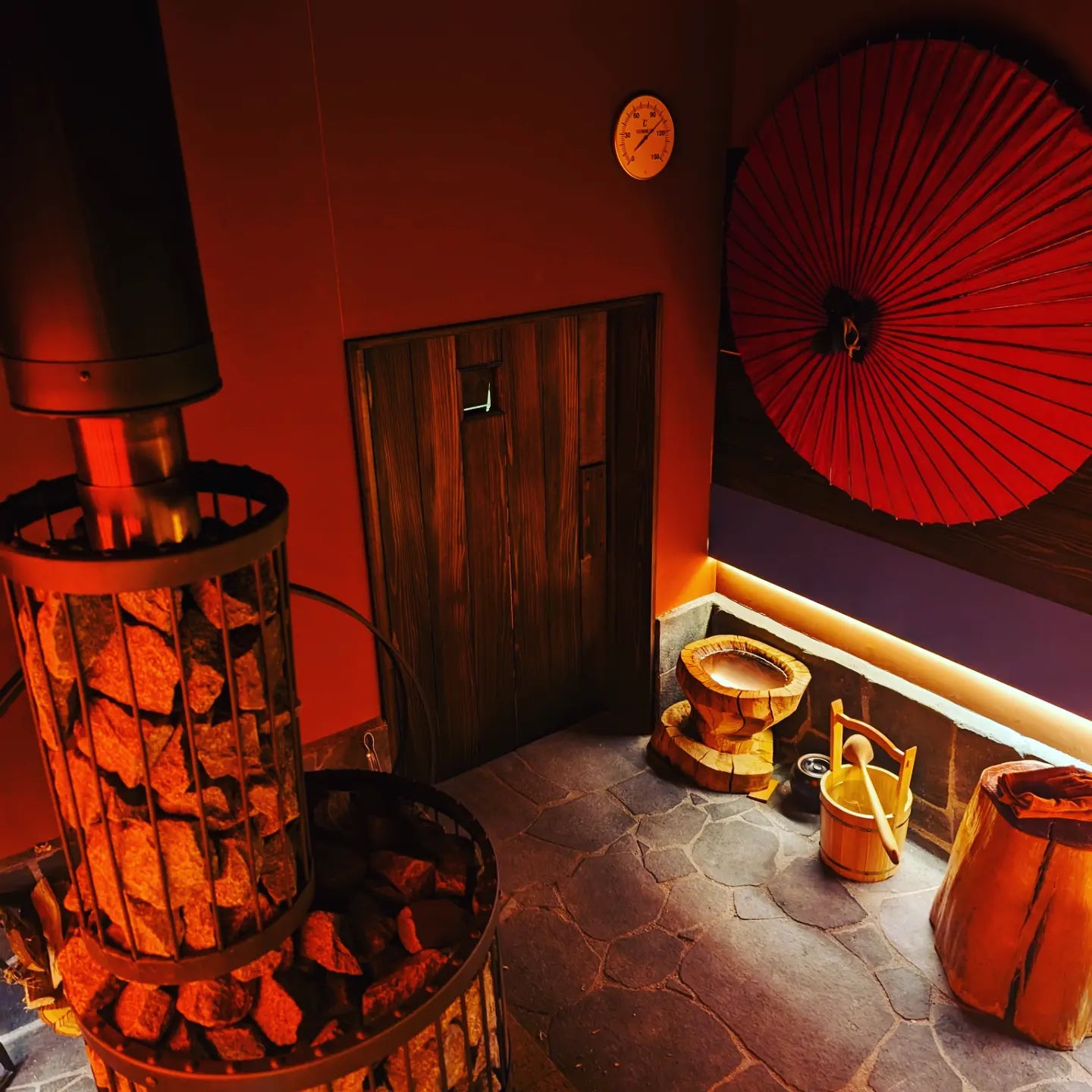 Makuake｜骨の髄まで冷える衝撃の水風呂！大分県「寒の地獄温泉」に