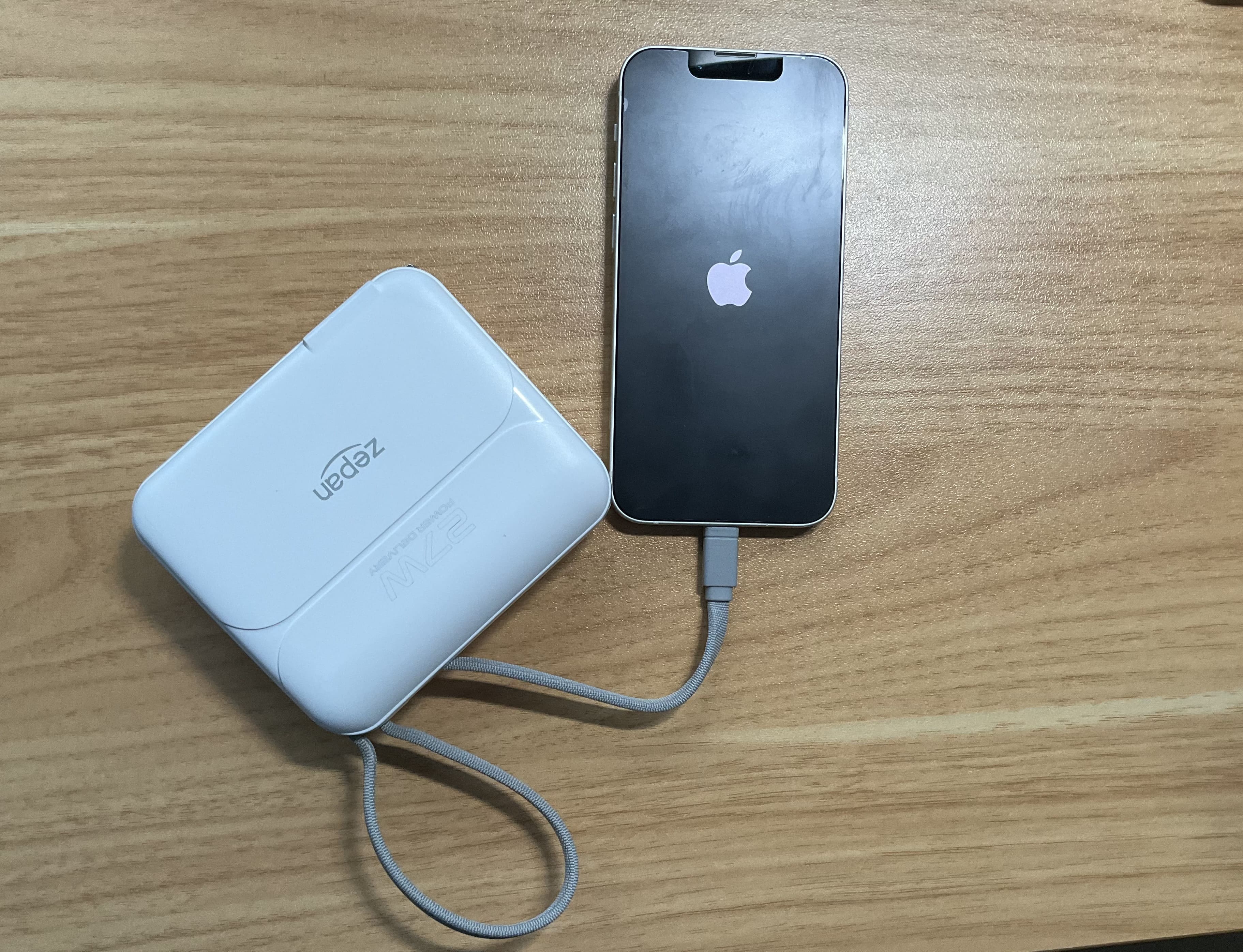 超軽量＆大容量20,000mAh！27W急速充電対応モバイルバッテリー