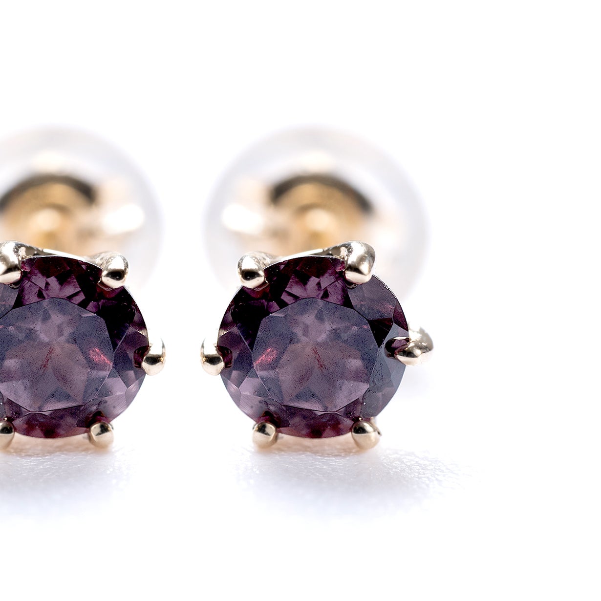 紫様 オーダー　カラーチェンジガーネット　ピアス　ペンダントトップ　K18yg 紫から深紅へ】光で色彩が移り変わる宝石『カラーチェンジガーネット