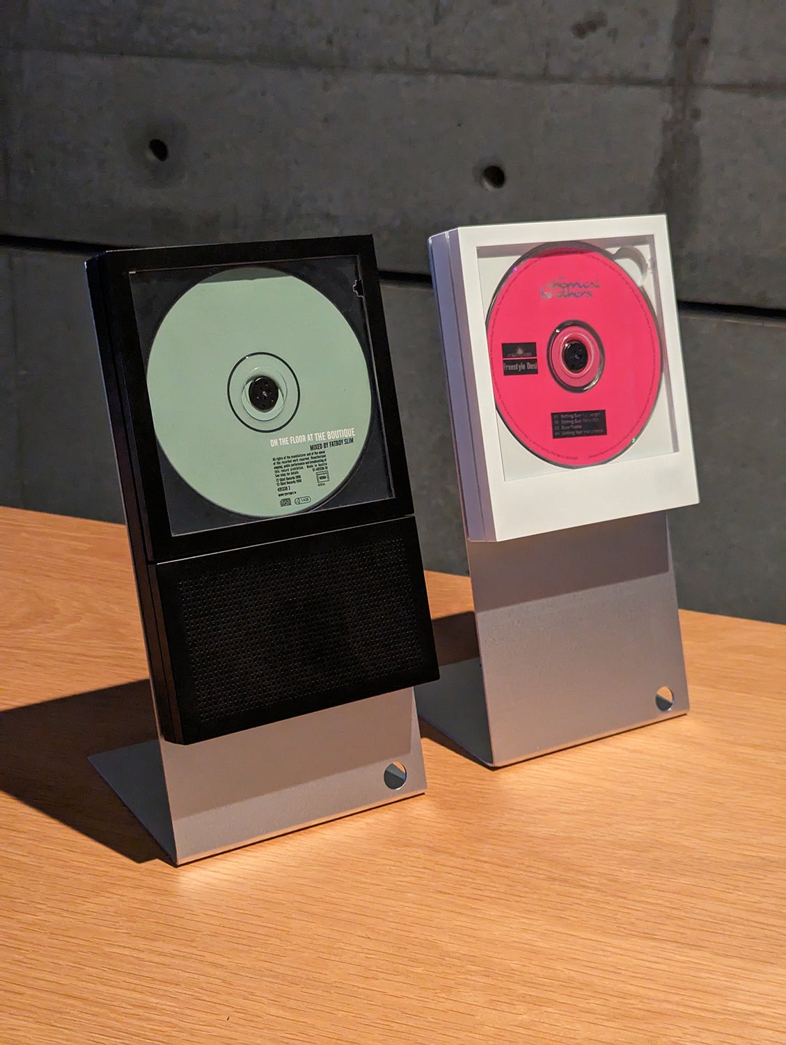 CDとジャケットアートをスピーカーでも愉しむ。ワイヤレスCDプレーヤー