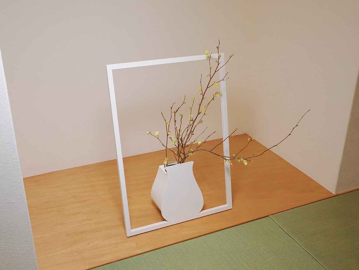 一輪の花からブーケ、ドライフラワーなど。どんな植物を入れても絵に