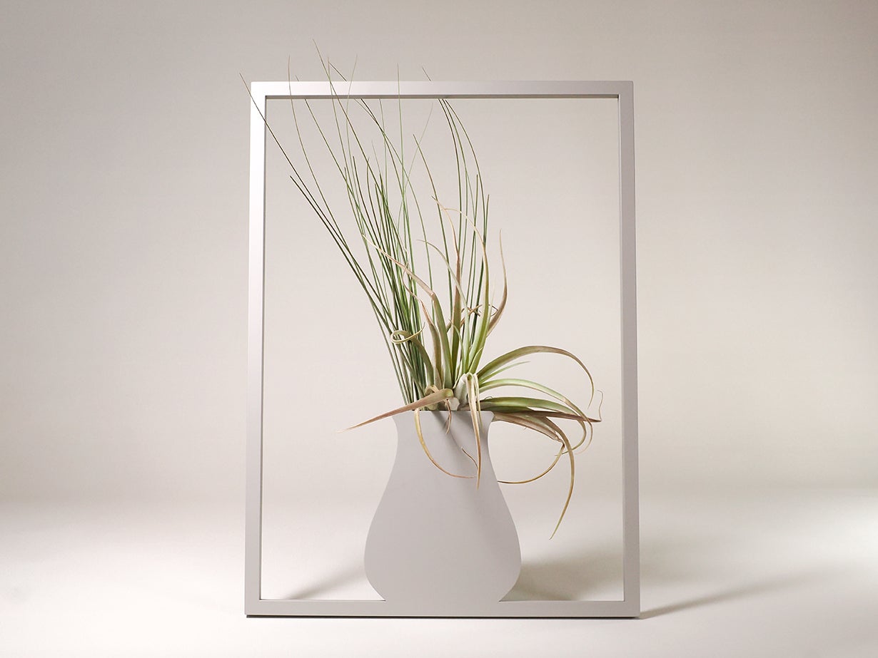 一輪の花からブーケ、ドライフラワーなど。どんな植物を入れても絵に