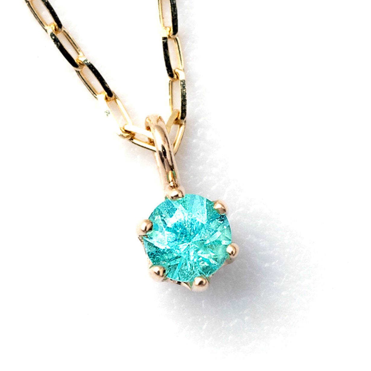 神秘の美しさ】鮮やかなネオンブルーに輝く宝石『パライバトルマリン