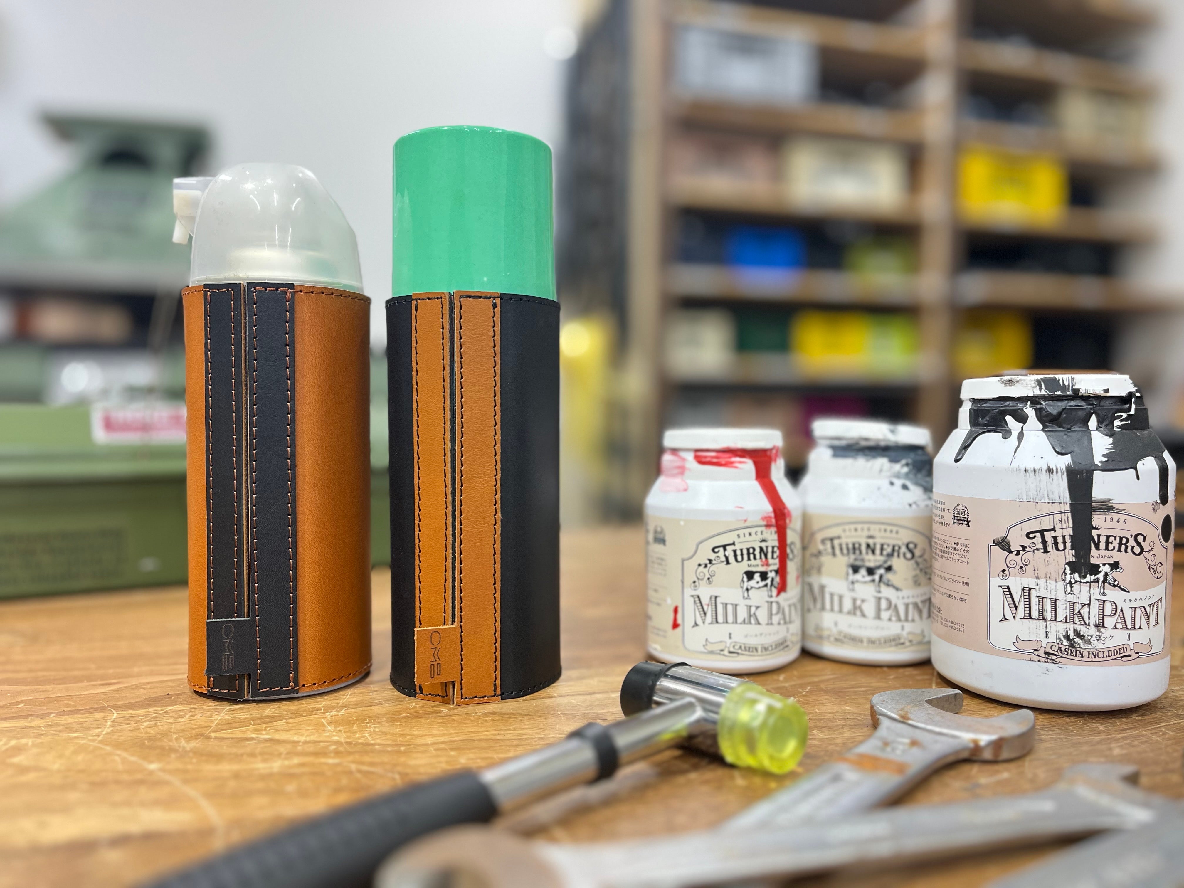 くるっと巻くだけのワンアクションでキマる！魅せる【本革CB缶カバー