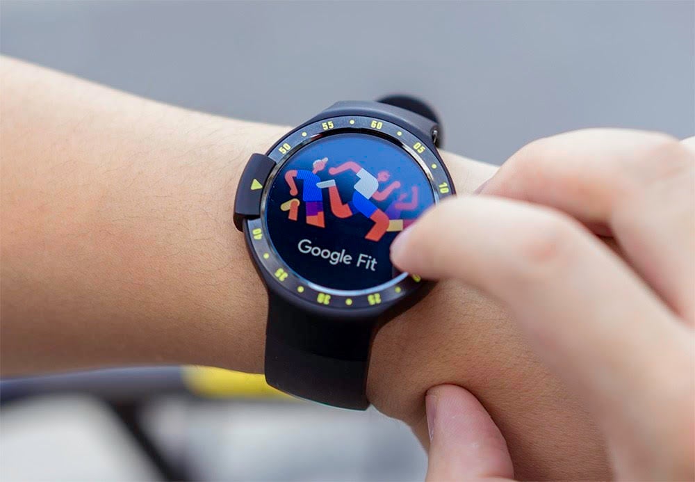 ticwatch e スマートウォッチ 時計 ココロオドル毎日を。音声認識対応スポーツスマートウォッチ