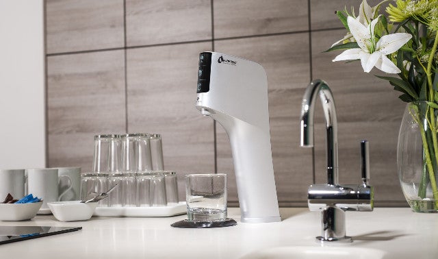 c*a様 タンクレス 電気 冷温 水器 浄水器 ウォーターサーバー